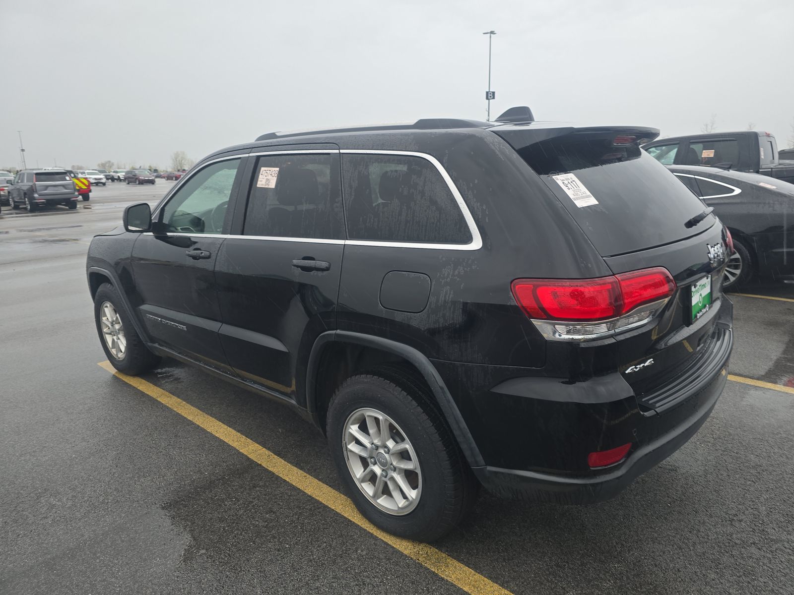 JEEP LAREDO E - 7