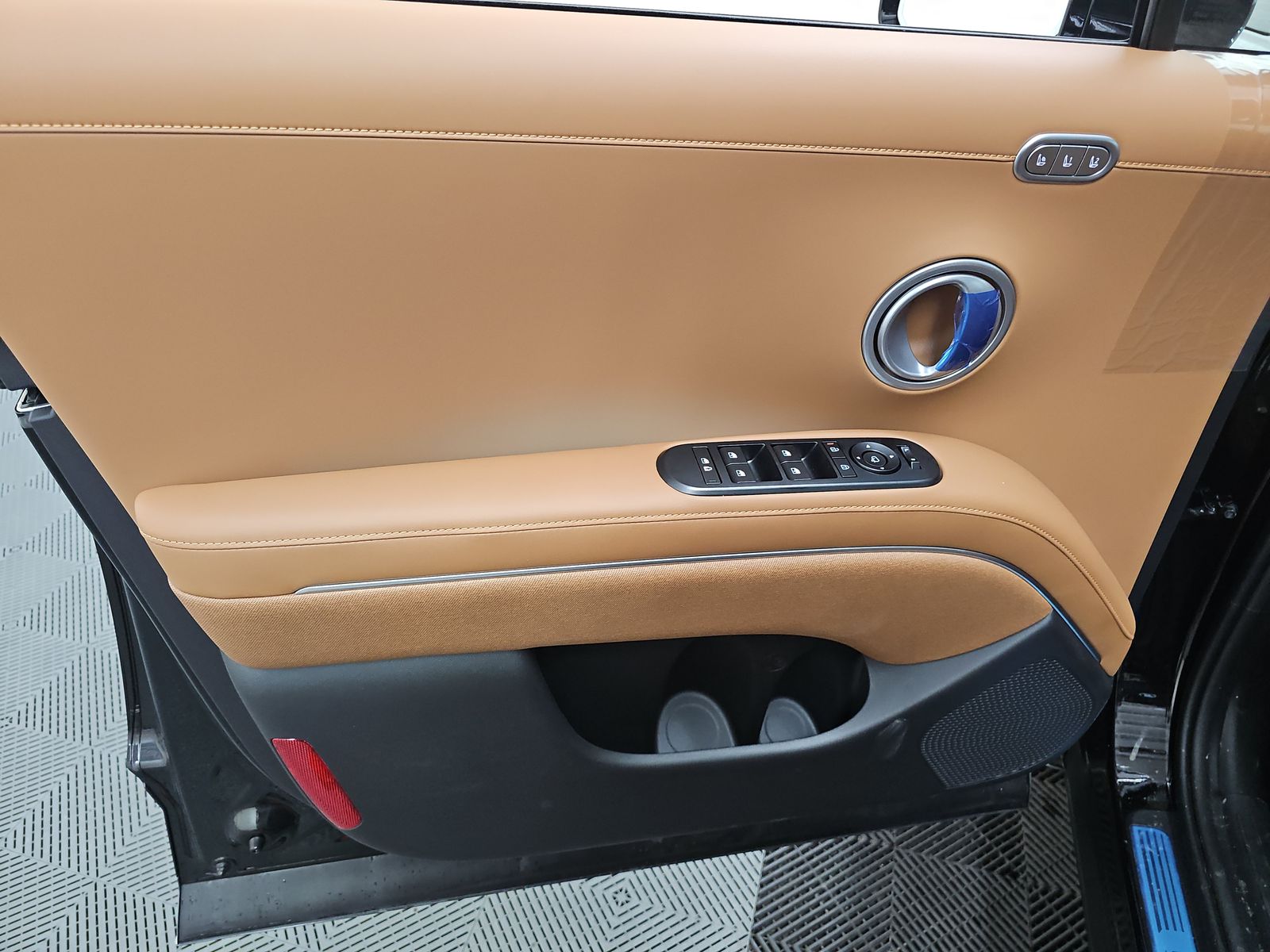 HYUNDAI CALLIGRAPH - 10