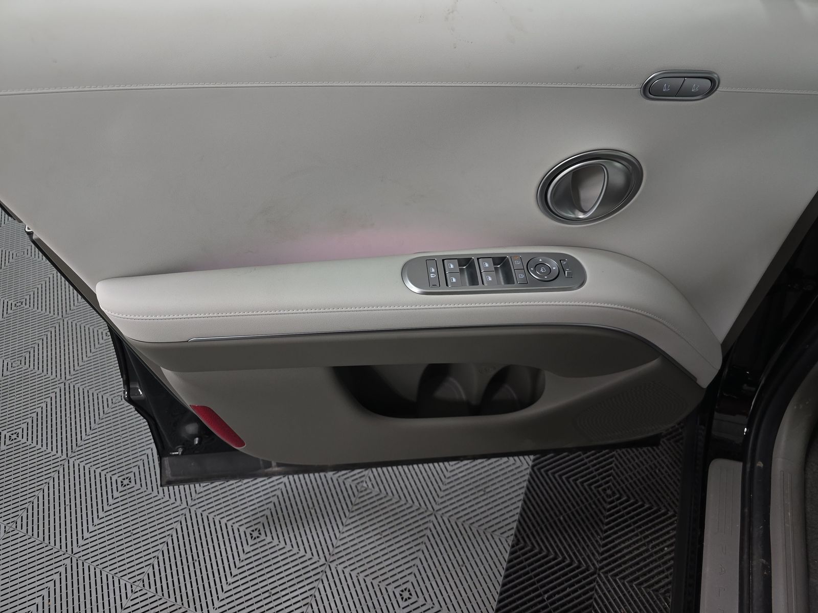 HYUNDAI LIMITED - 10