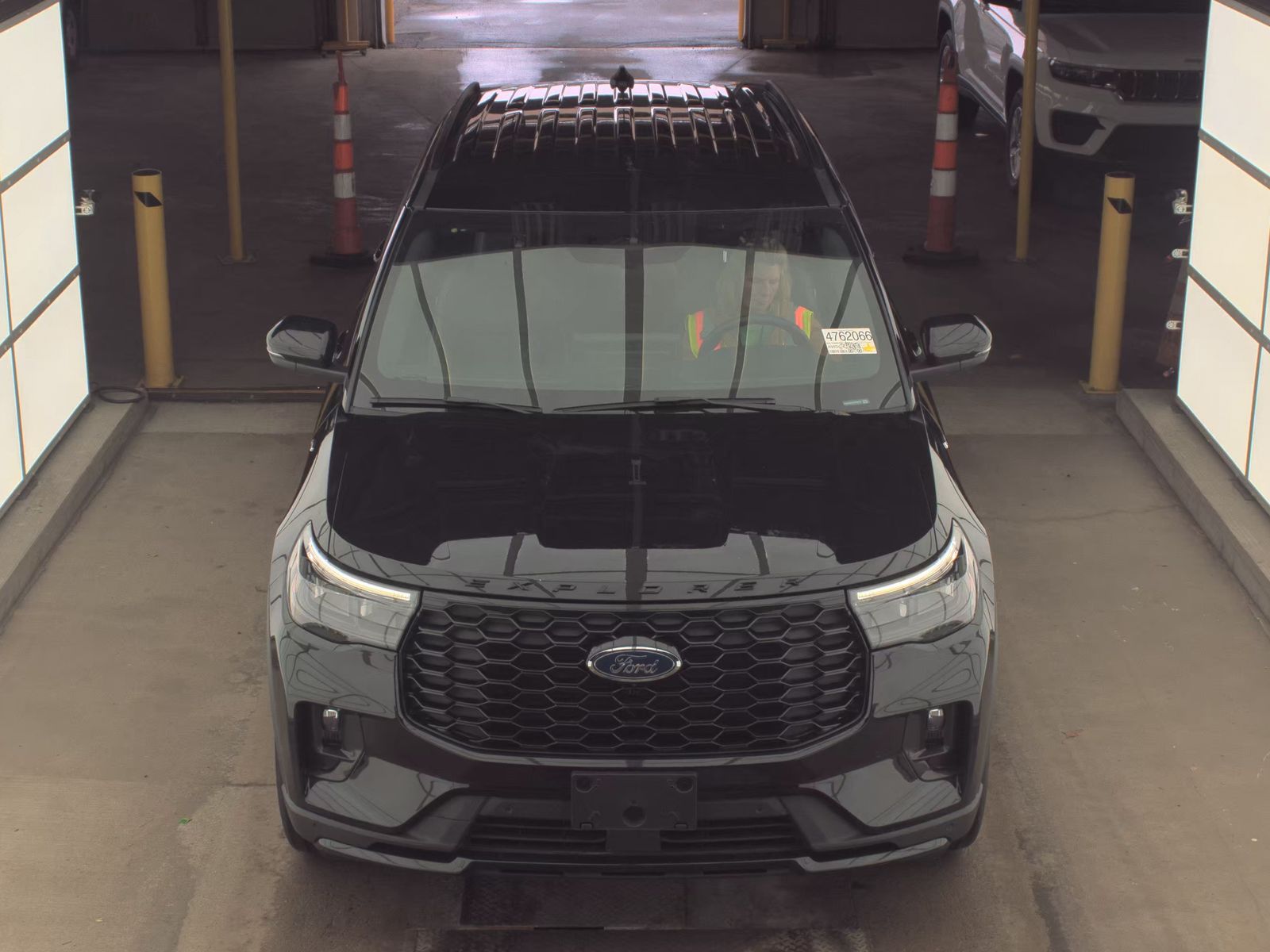 FORD EXPLORER - 3