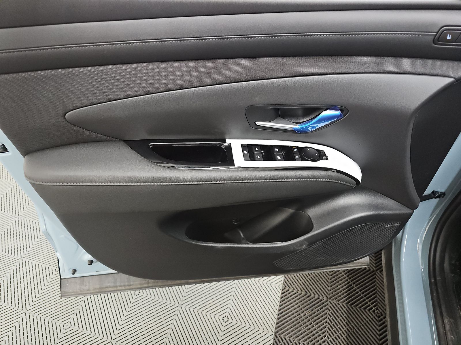 HYUNDAI LIMITED - 10