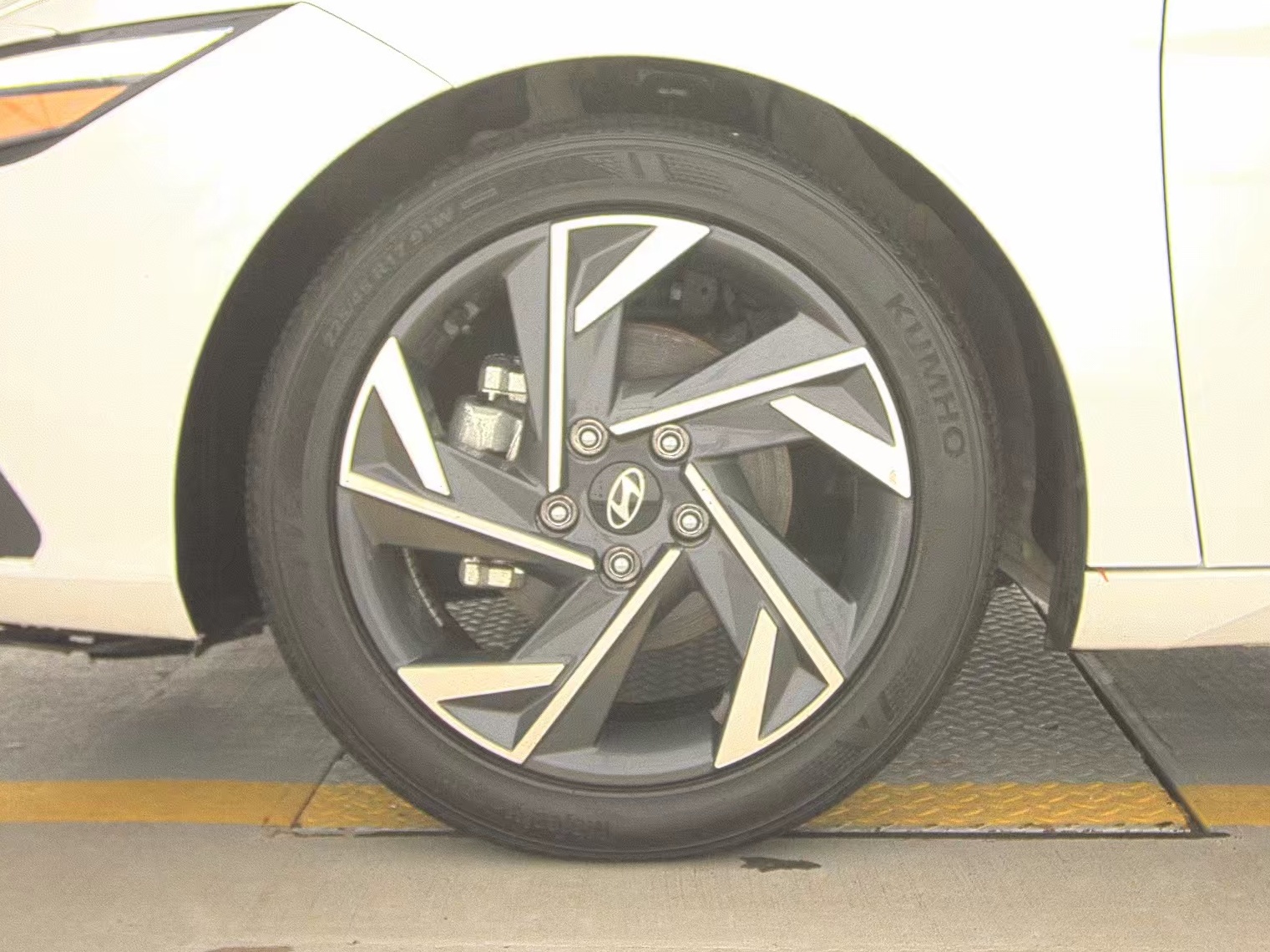 HYUNDAI SEL SPORT - 10