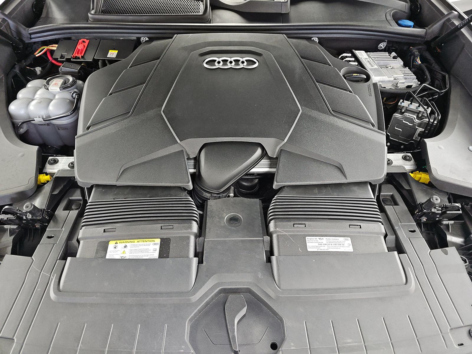 2023 Audi Q8 Premium AWD