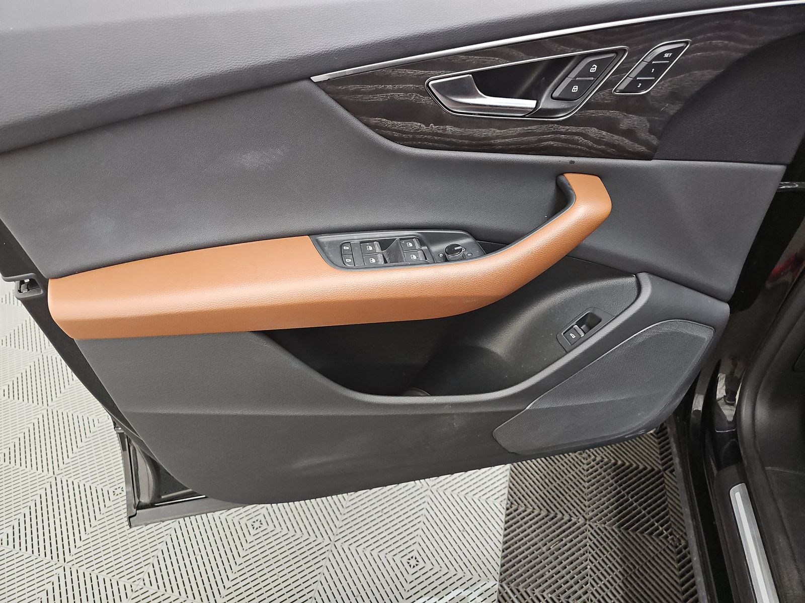 2023 Audi Q8 Premium AWD