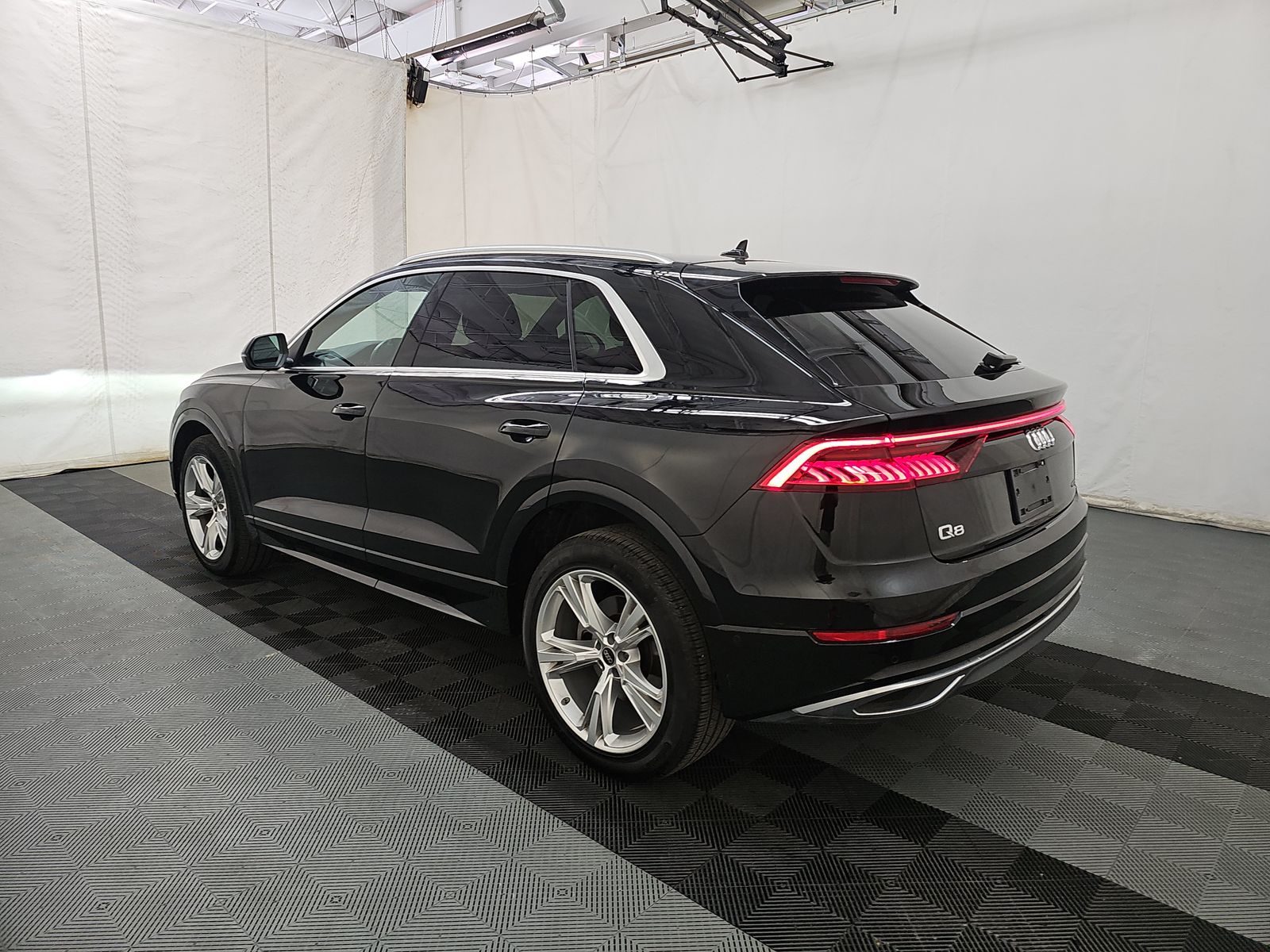 2023 Audi Q8 Premium AWD