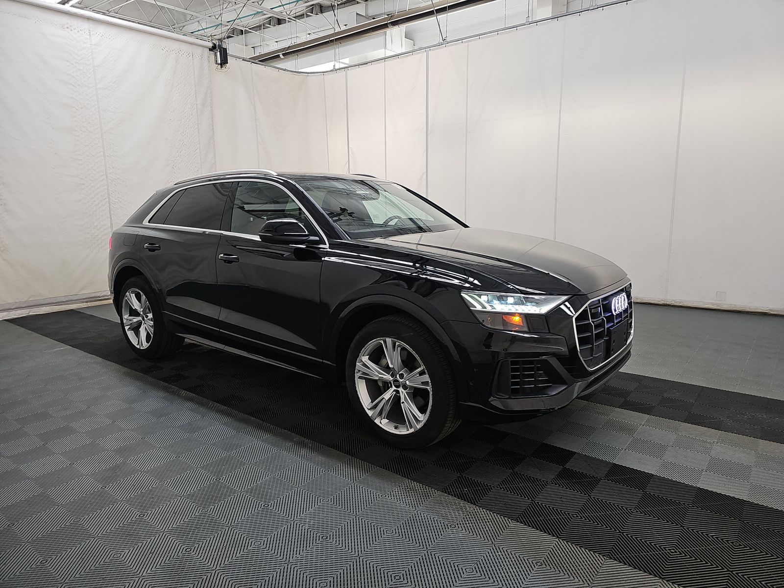 2023 Audi Q8 Premium AWD