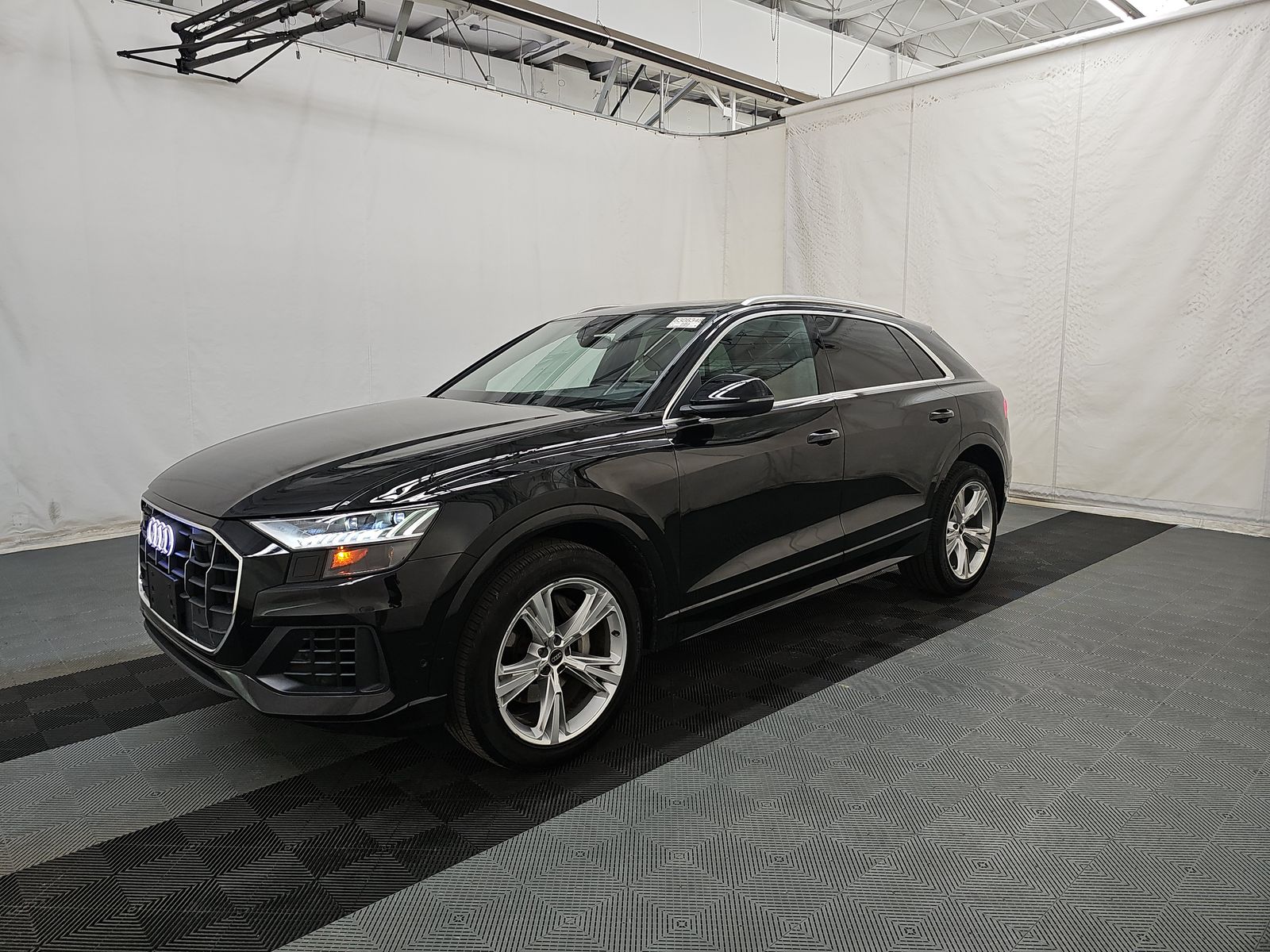 2023 Audi Q8 Premium AWD