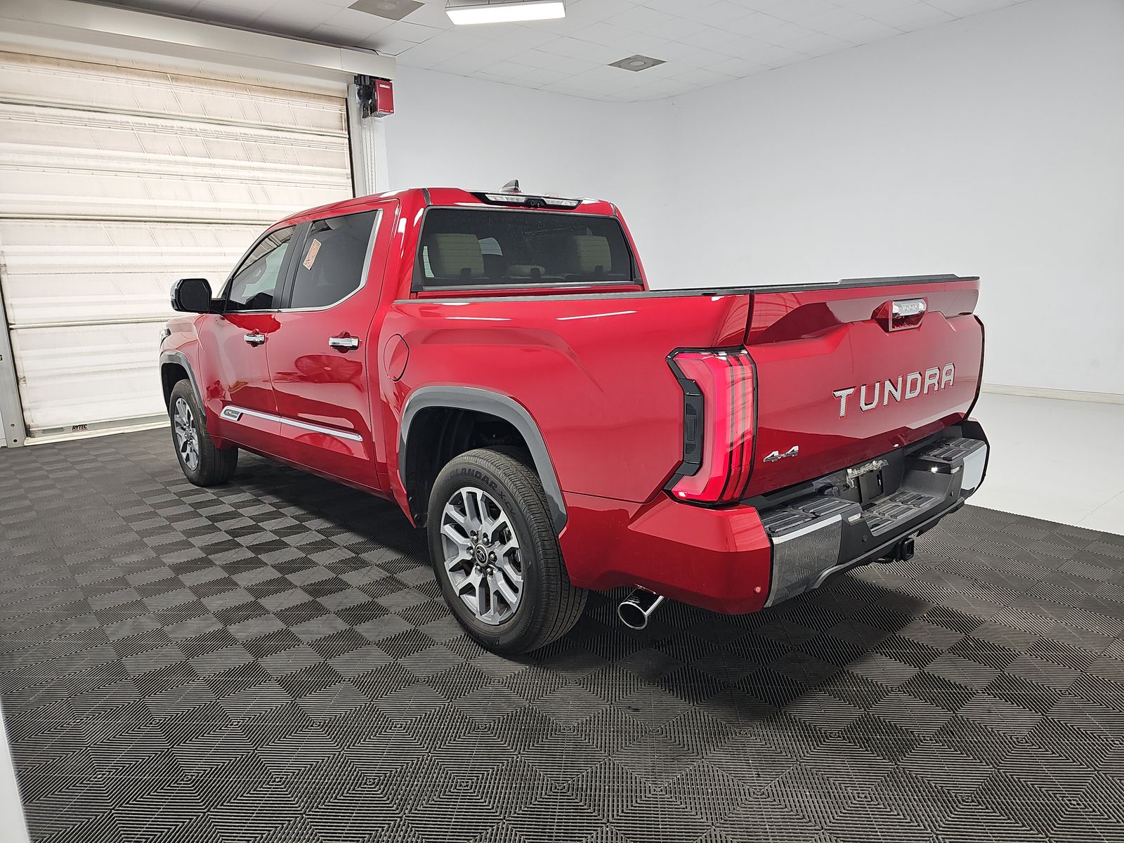 TOYOTA TUNDRA - 7