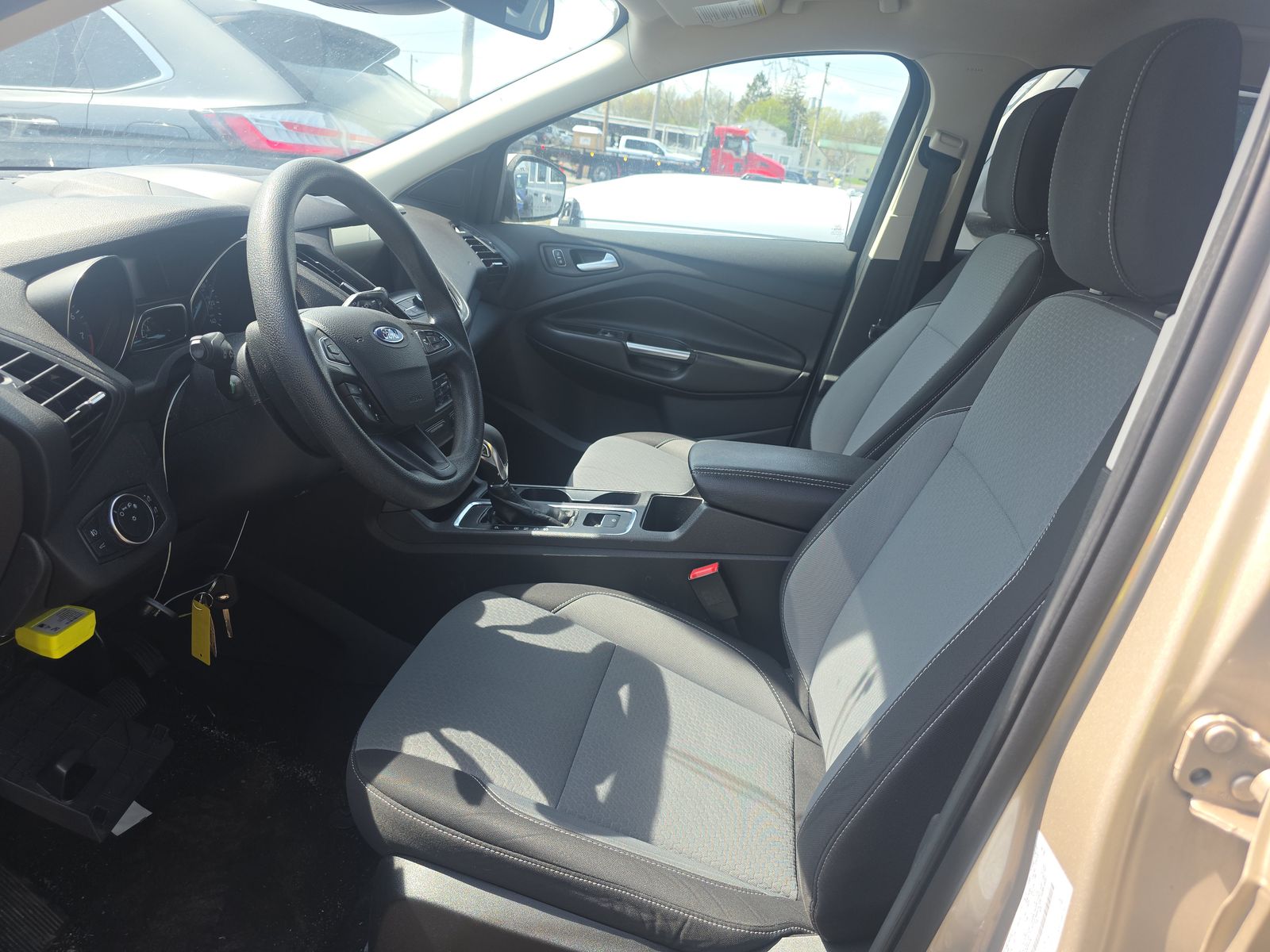 FORD ESCAPE - 8