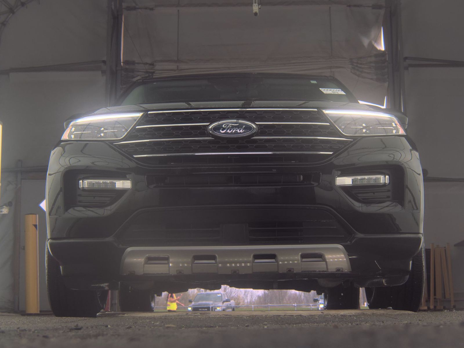 FORD EXPLORER - 4