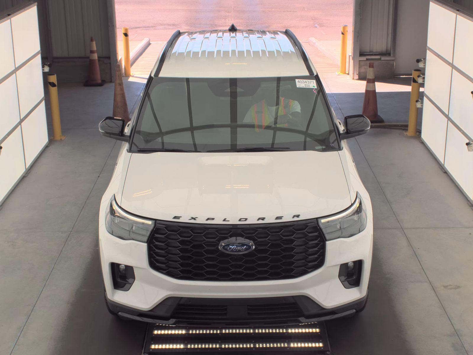 FORD EXPLORER - 3