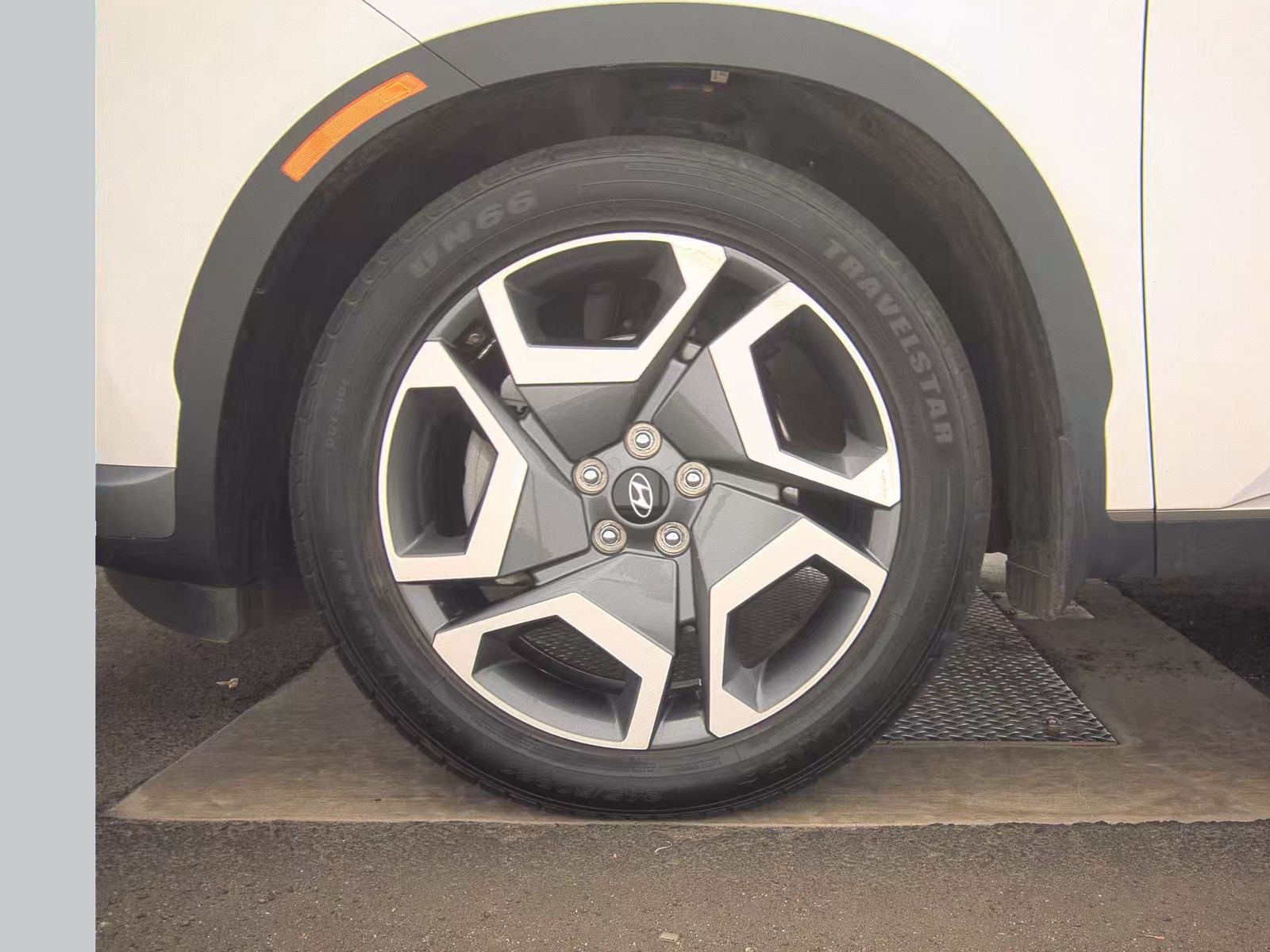 HYUNDAI LIMITED - 10