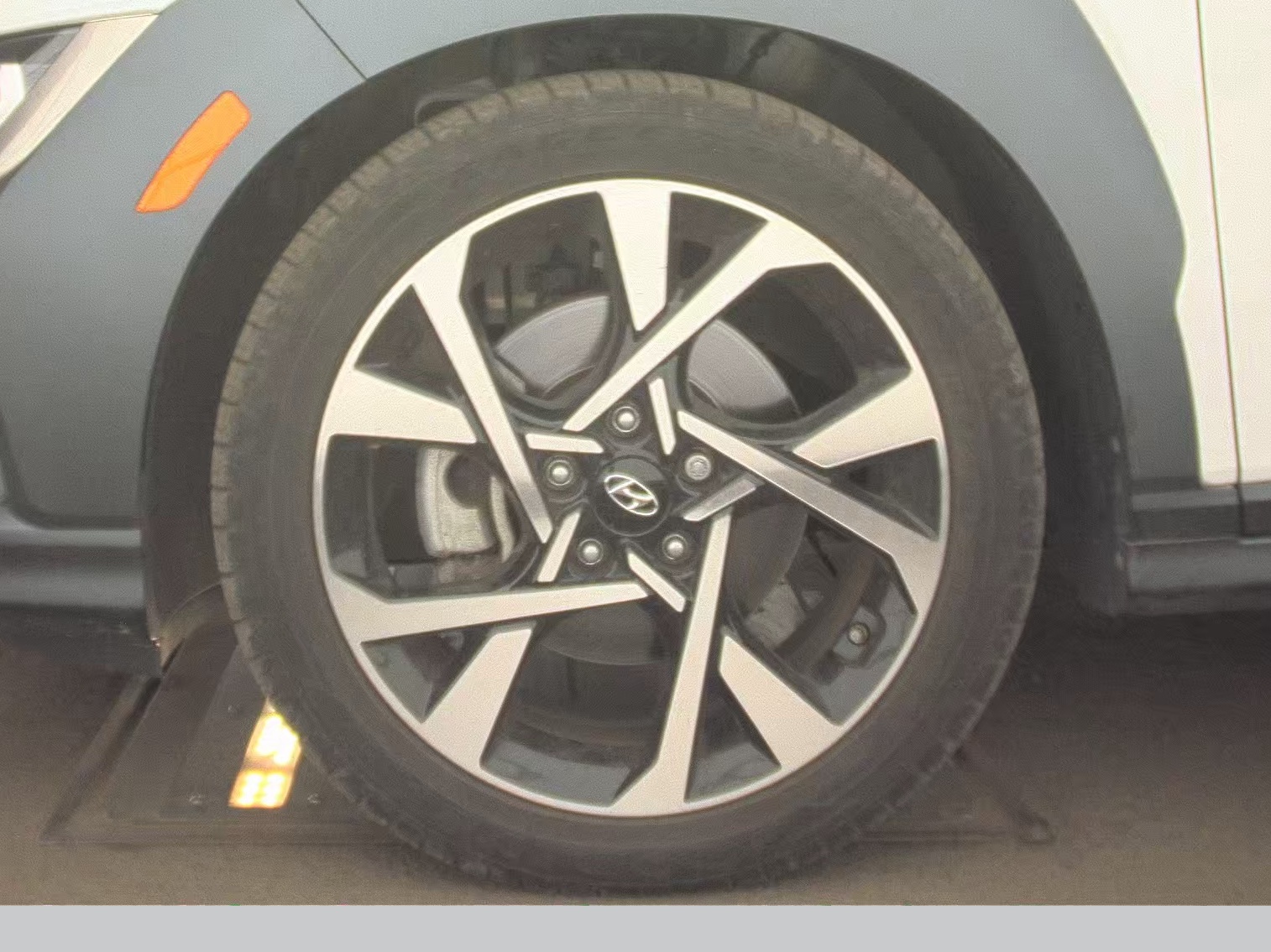 HYUNDAI LIMITED - 10