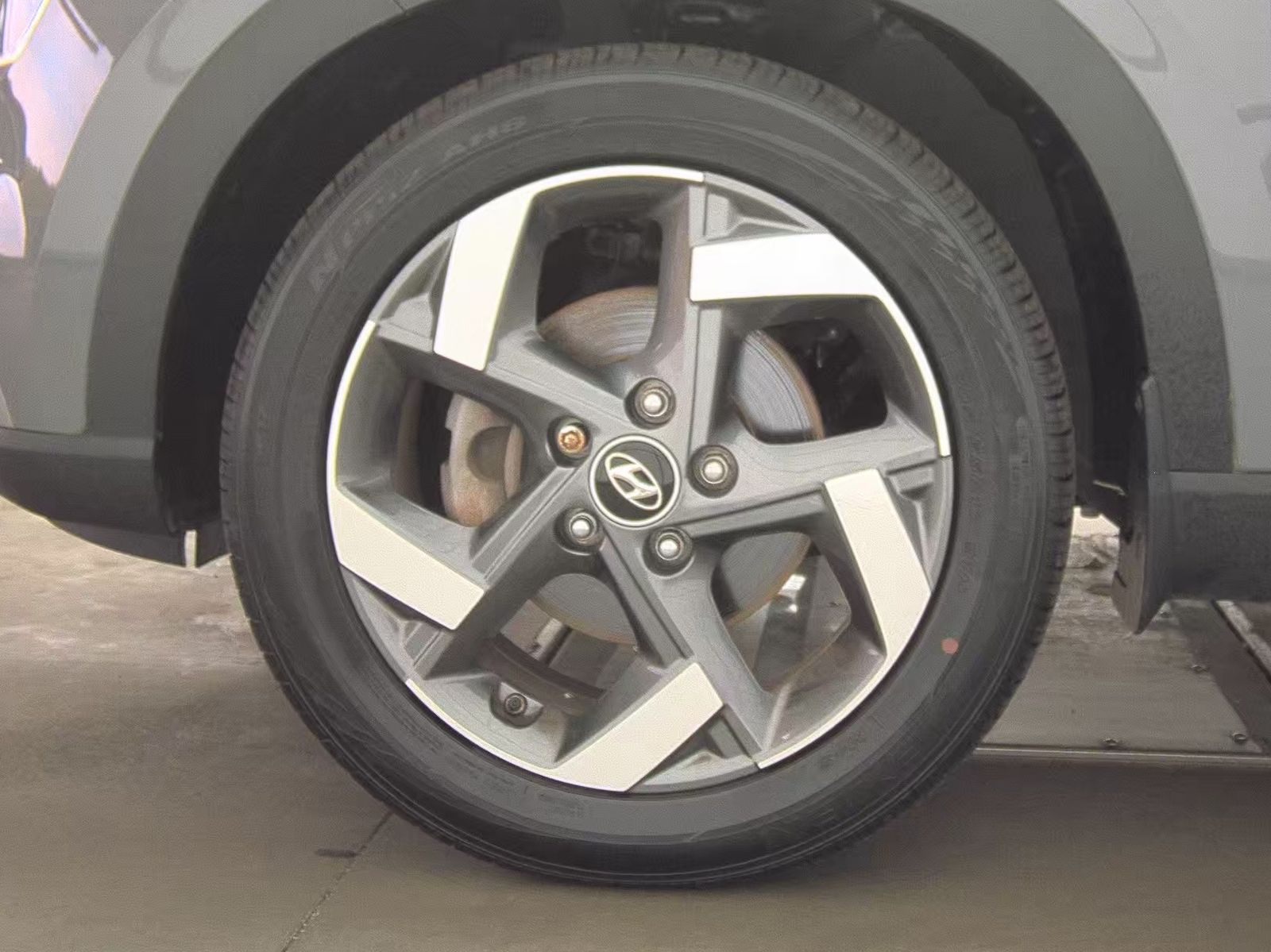 HYUNDAI LIMITED - 10