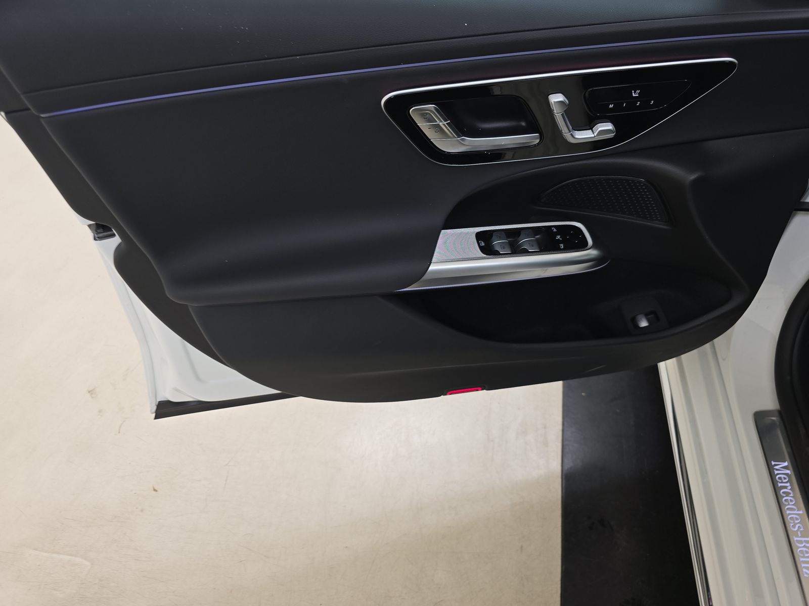 MERCEDES-BENZ E-CLASS - 10