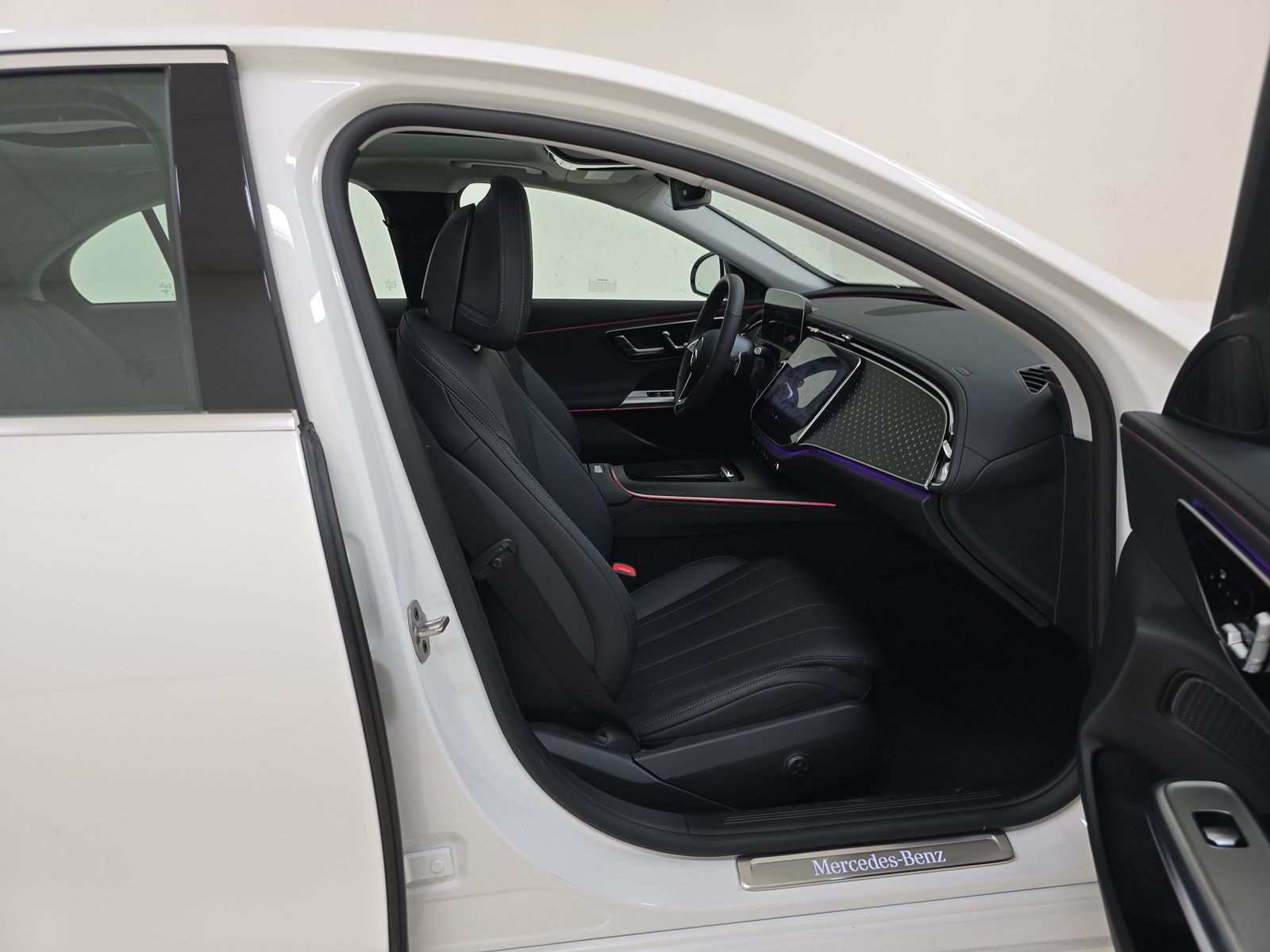 MERCEDES-BENZ E-CLASS - 9