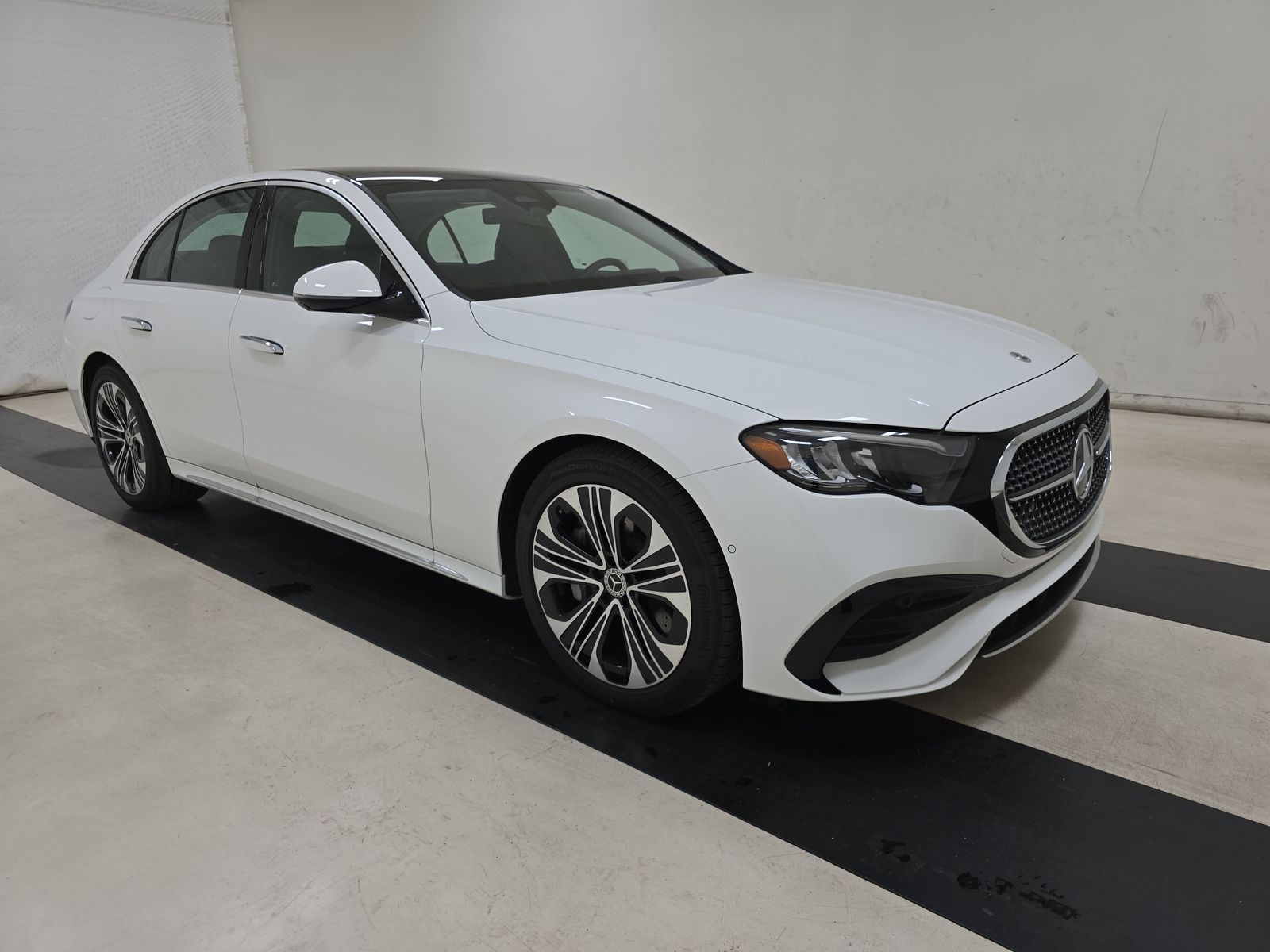 MERCEDES-BENZ E-CLASS - 4