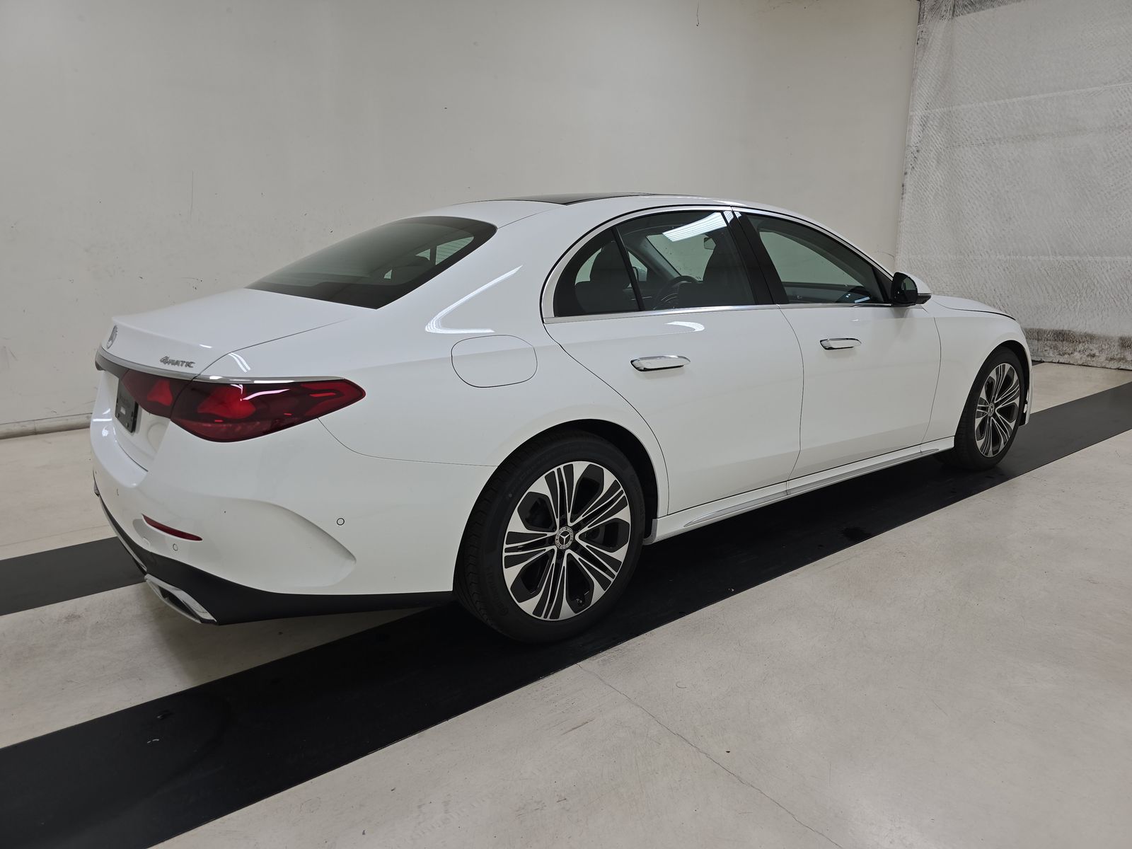 MERCEDES-BENZ E-CLASS - 5