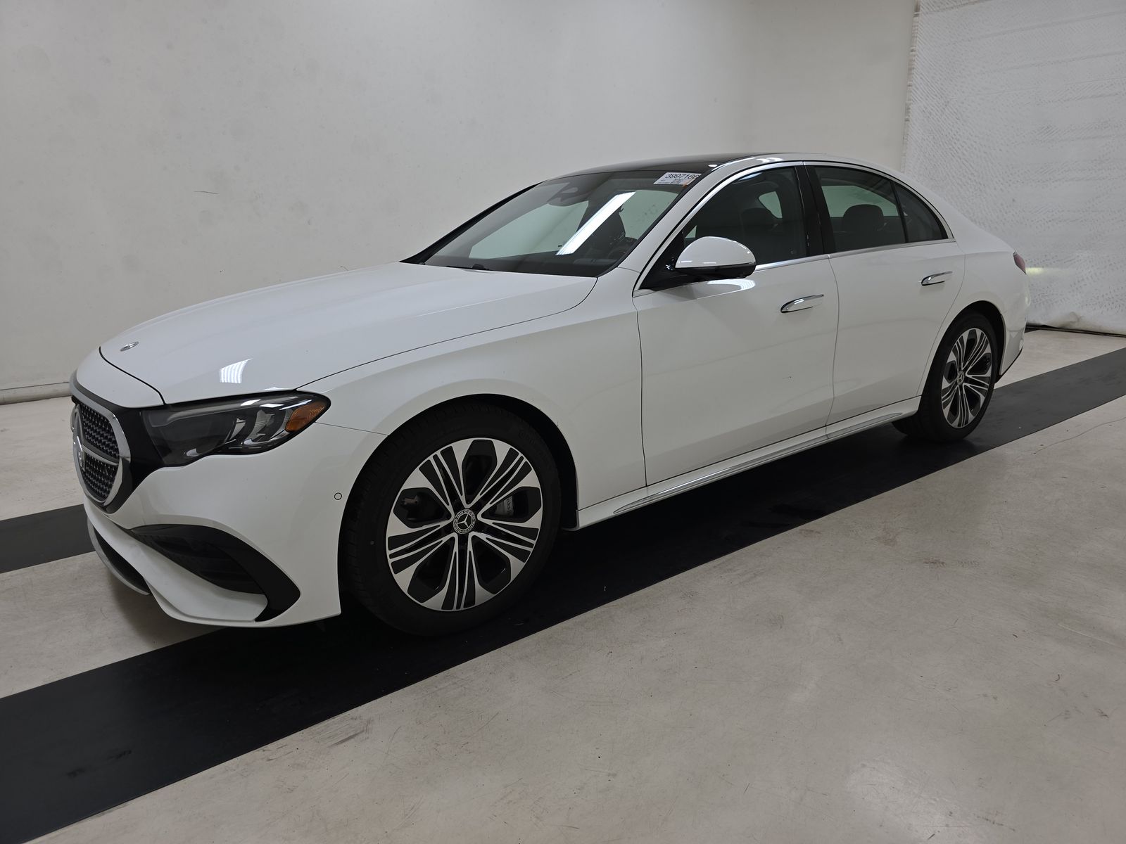 MERCEDES-BENZ E-CLASS - 1