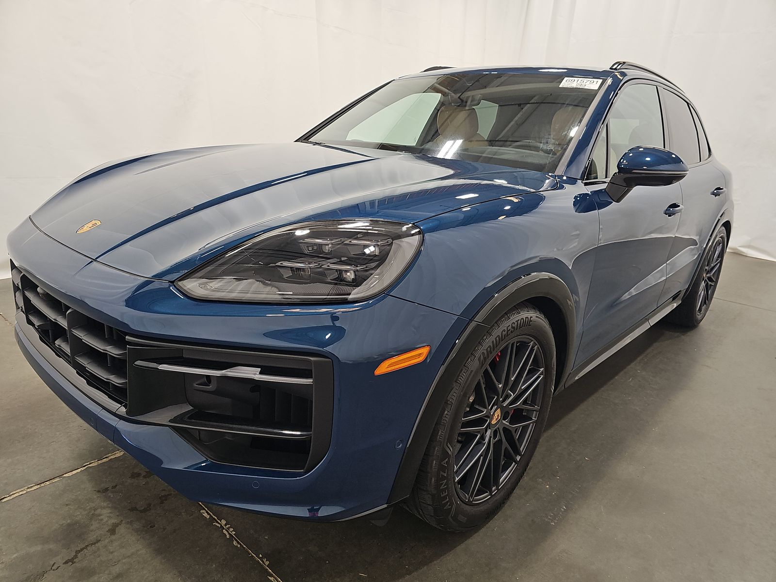PORSCHE CAYENNE - 1