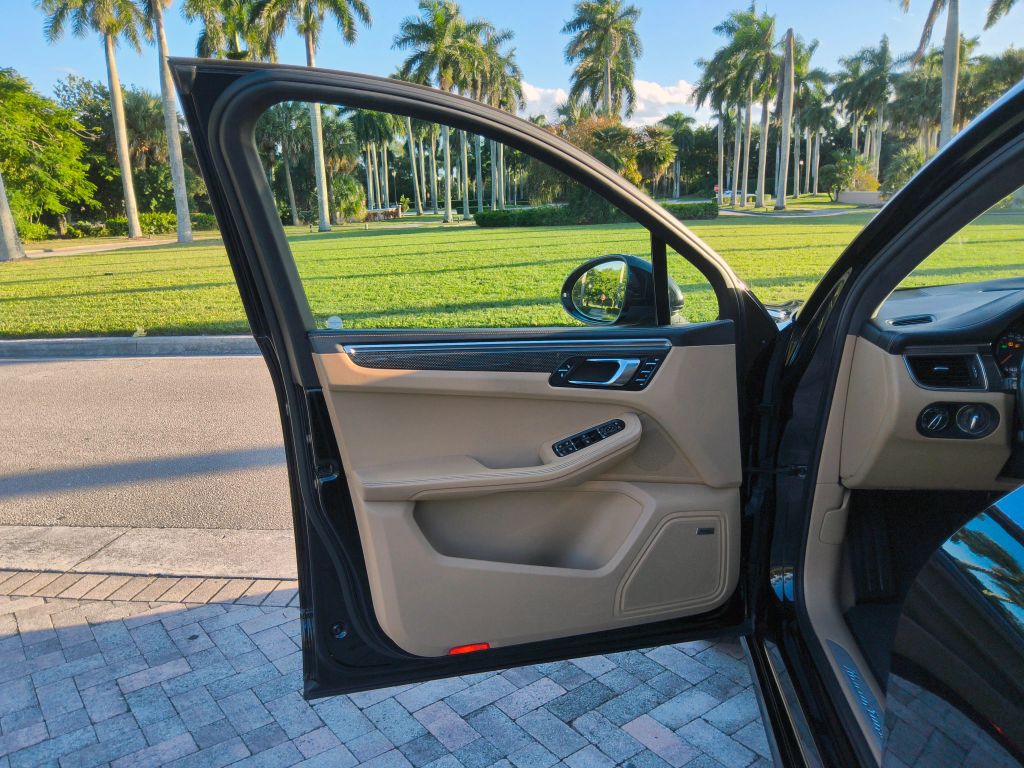 PORSCHE CAYENNE - 10