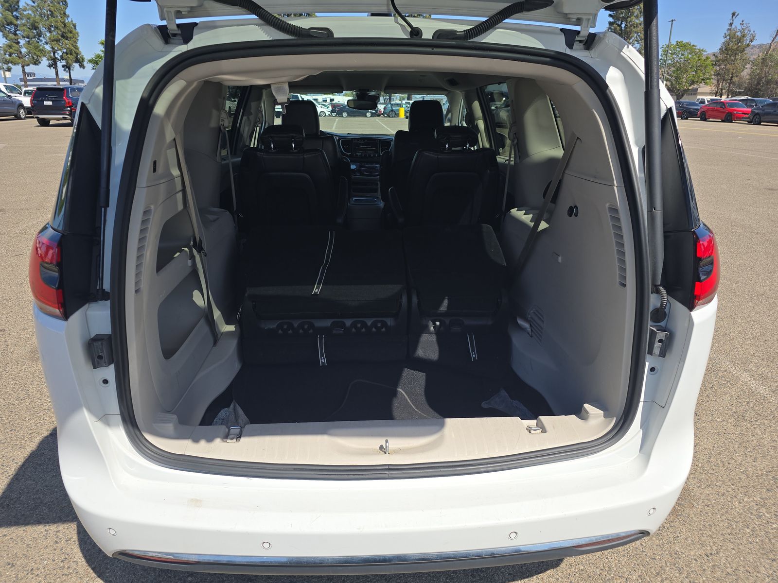 2023 Chrysler Pacifica Touring L FWD
