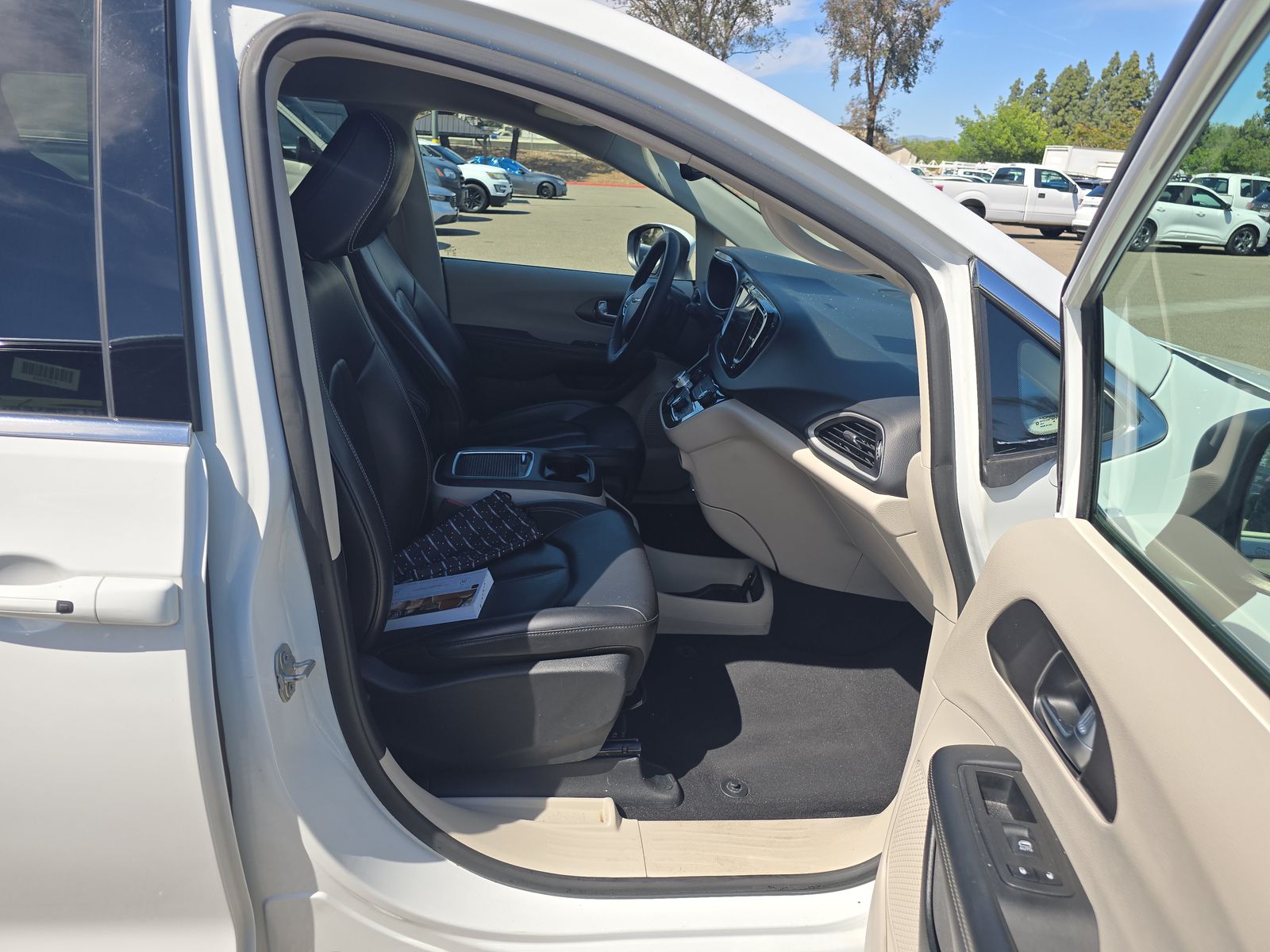 2023 Chrysler Pacifica Touring L FWD