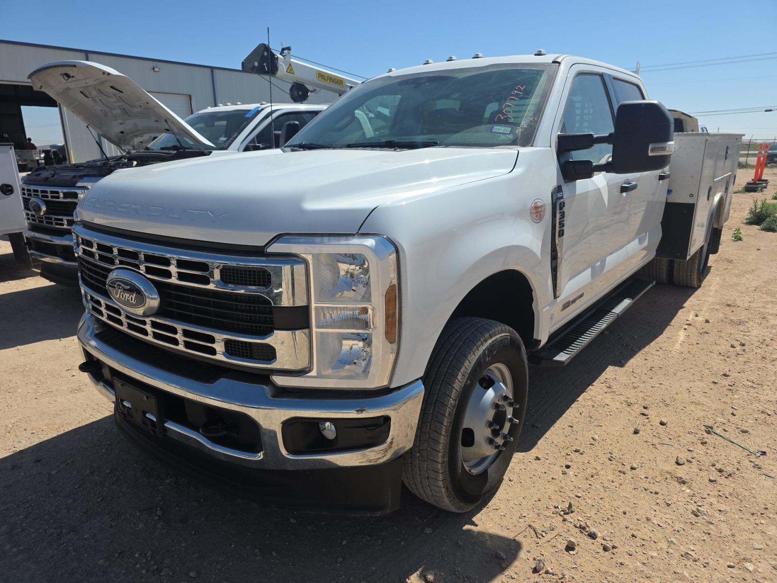 FORD F-350 - 1