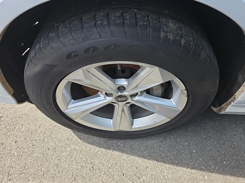2023 Audi Q7 Premium AWD