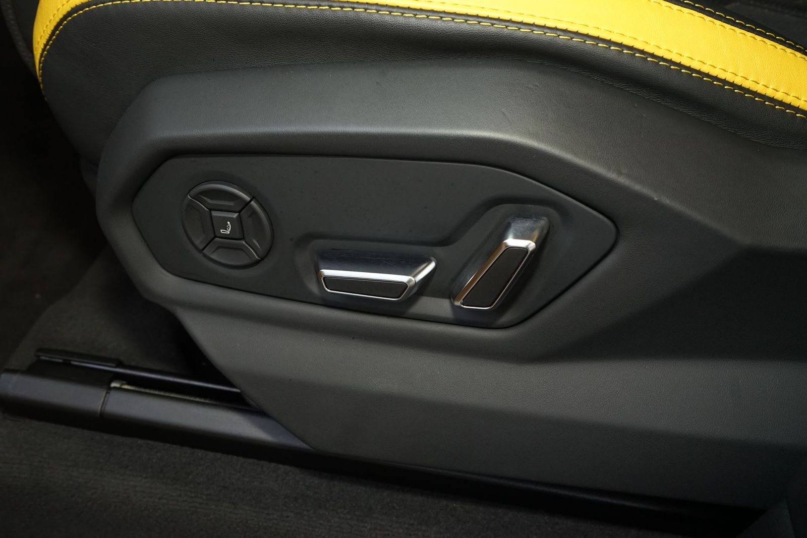 2023 Lamborghini Urus S AWD