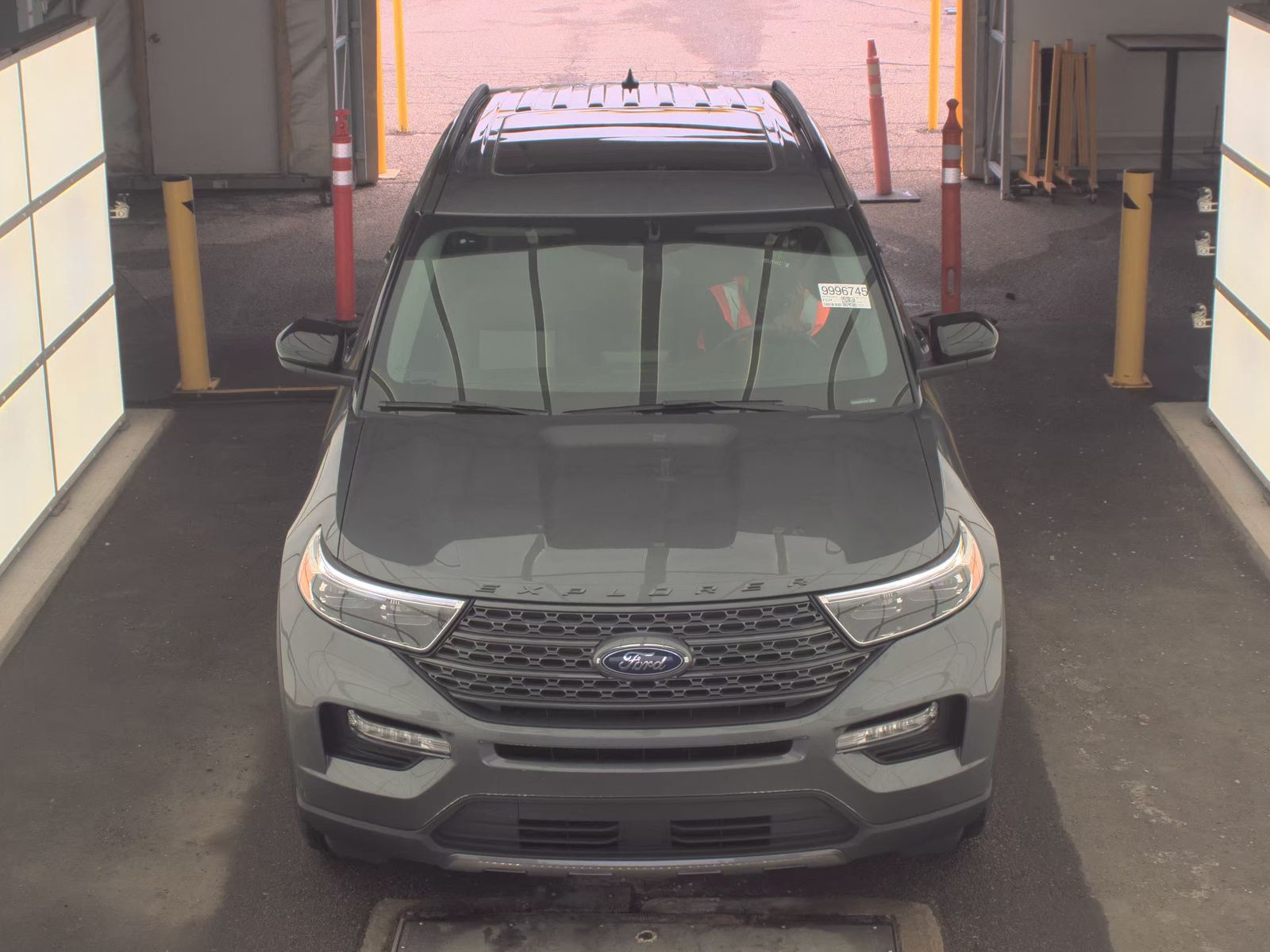FORD EXPLORER - 3
