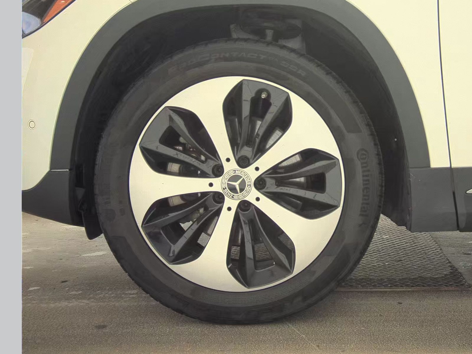 MERCEDES-BENZ GLA-CLASS - 10