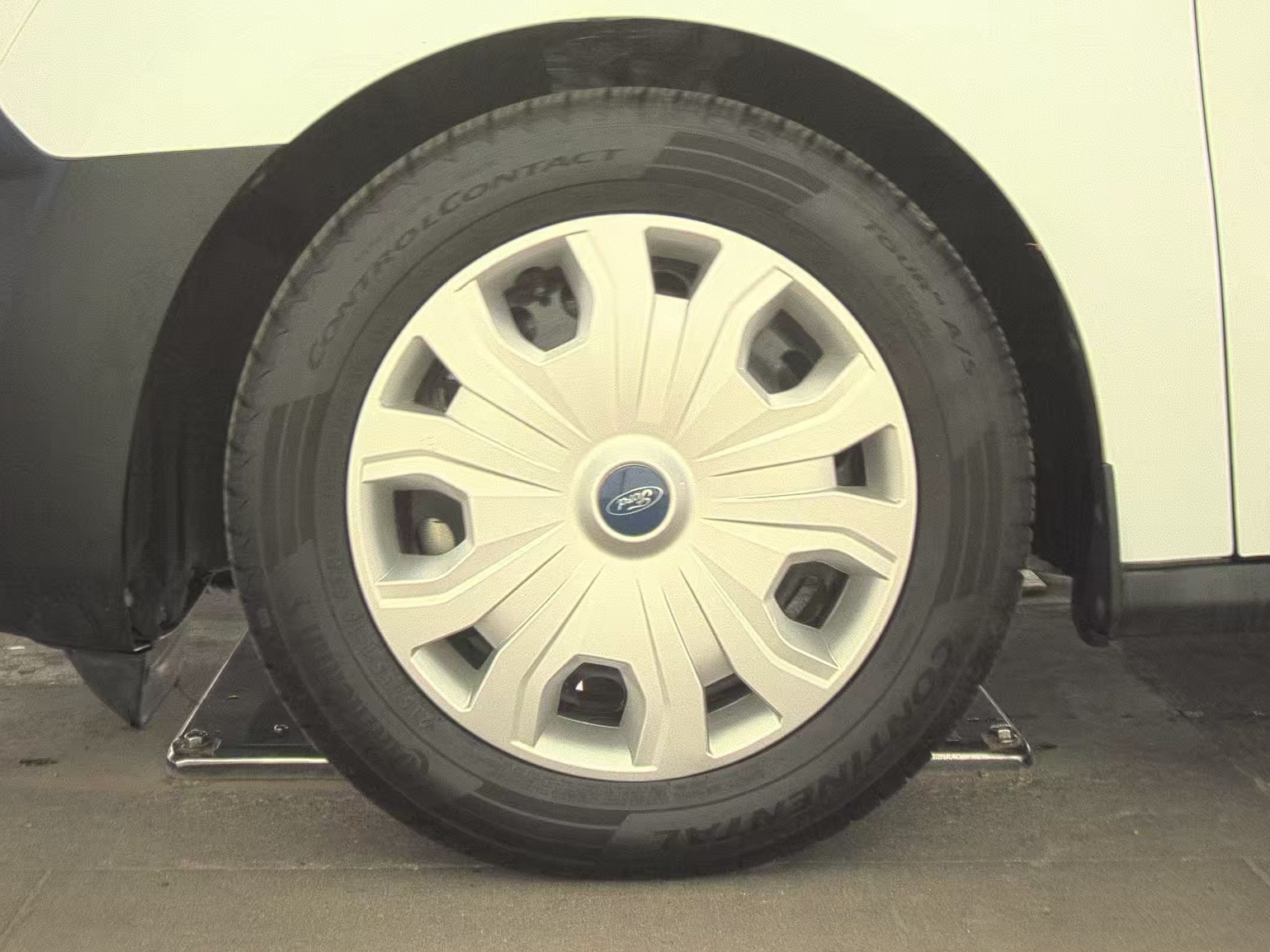 FORD TRANSIT CONNECT - 10