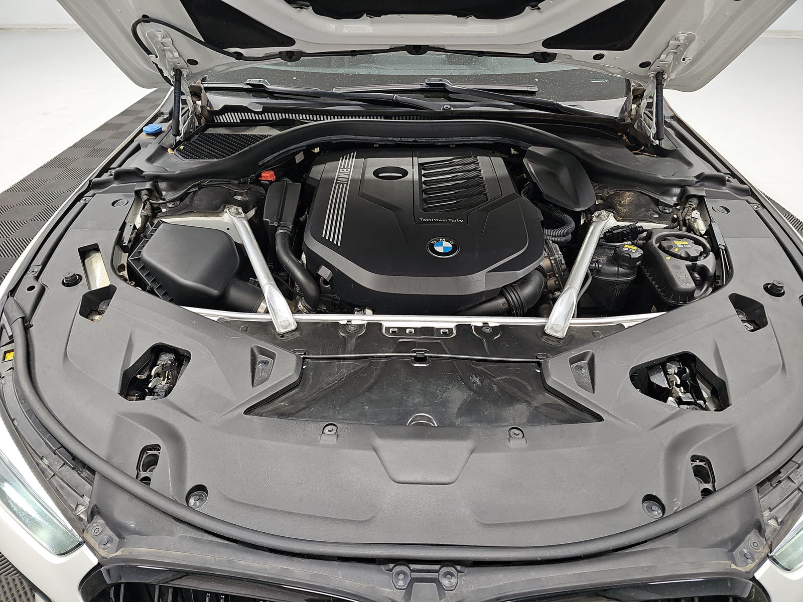 2022 BMW 8 Series 840i xDrive AWD