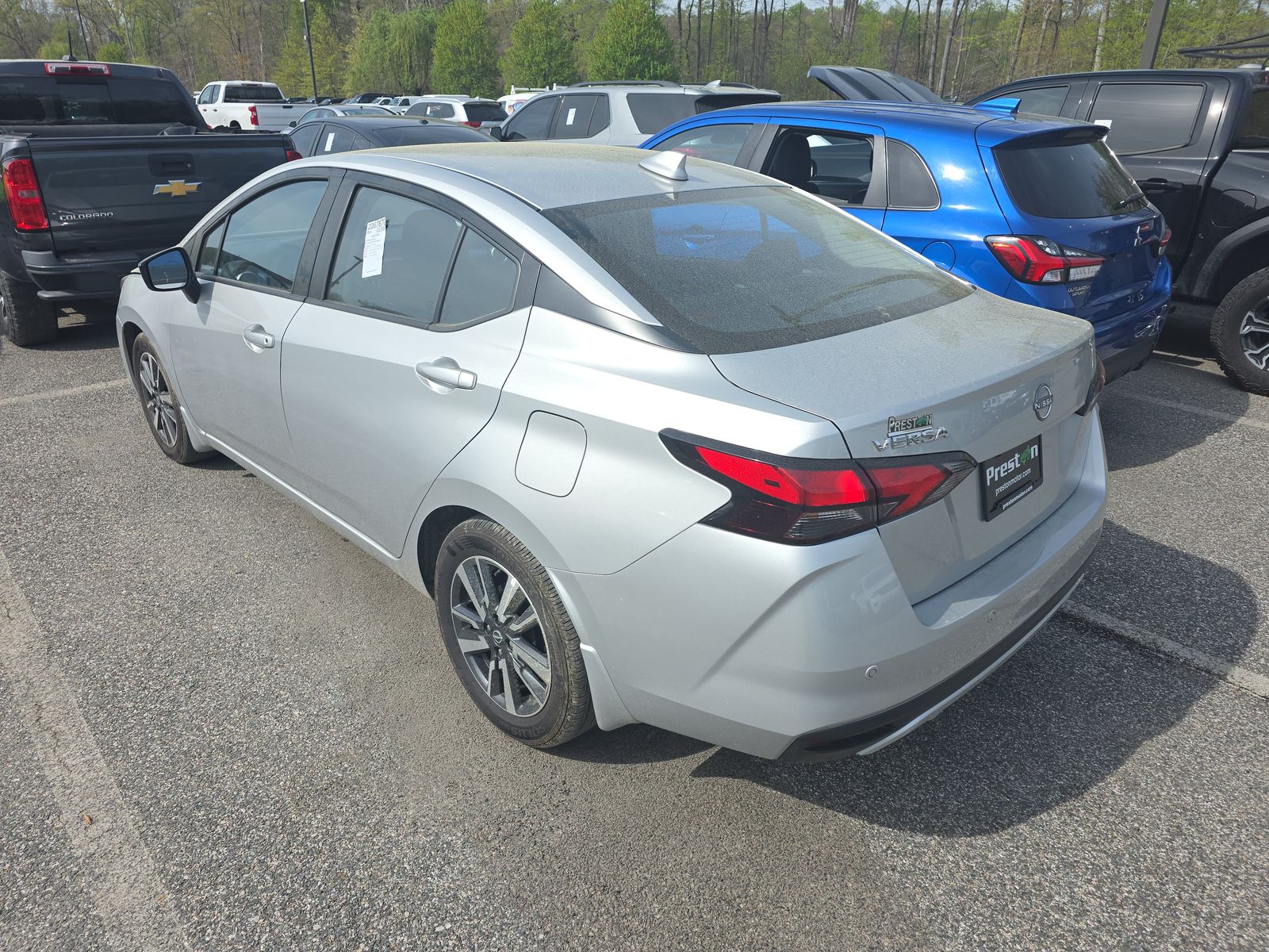 NISSAN VERSA - 7
