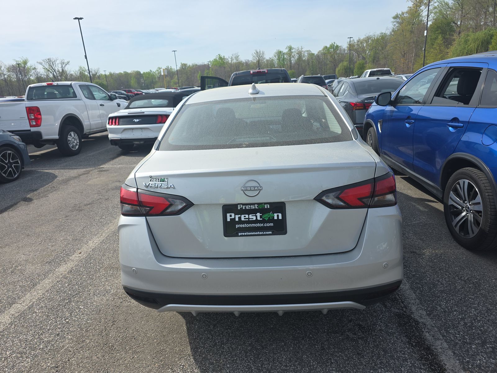 NISSAN VERSA - 6