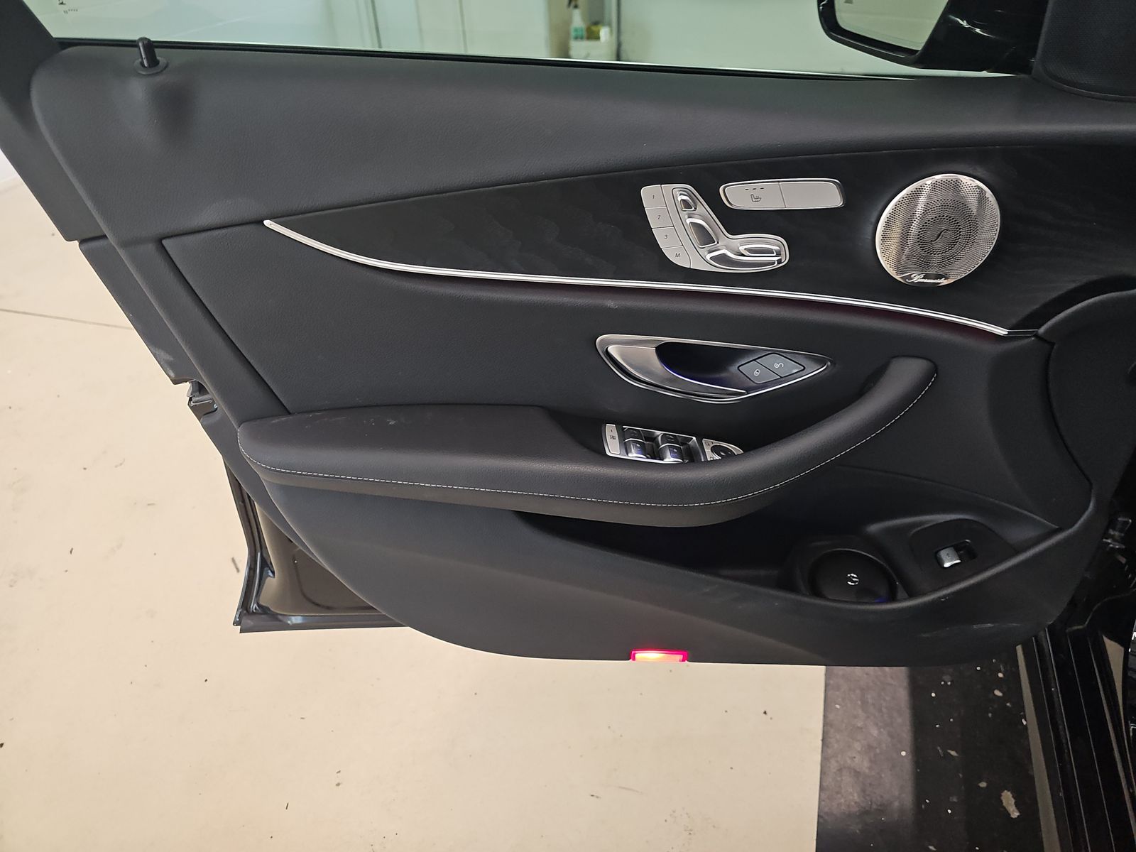 MERCEDES-BENZ E-CLASS - 10