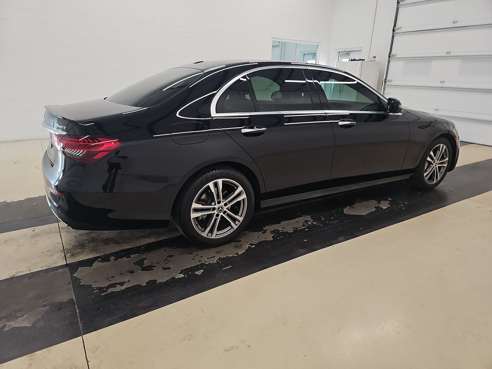 MERCEDES-BENZ E-CLASS - 5