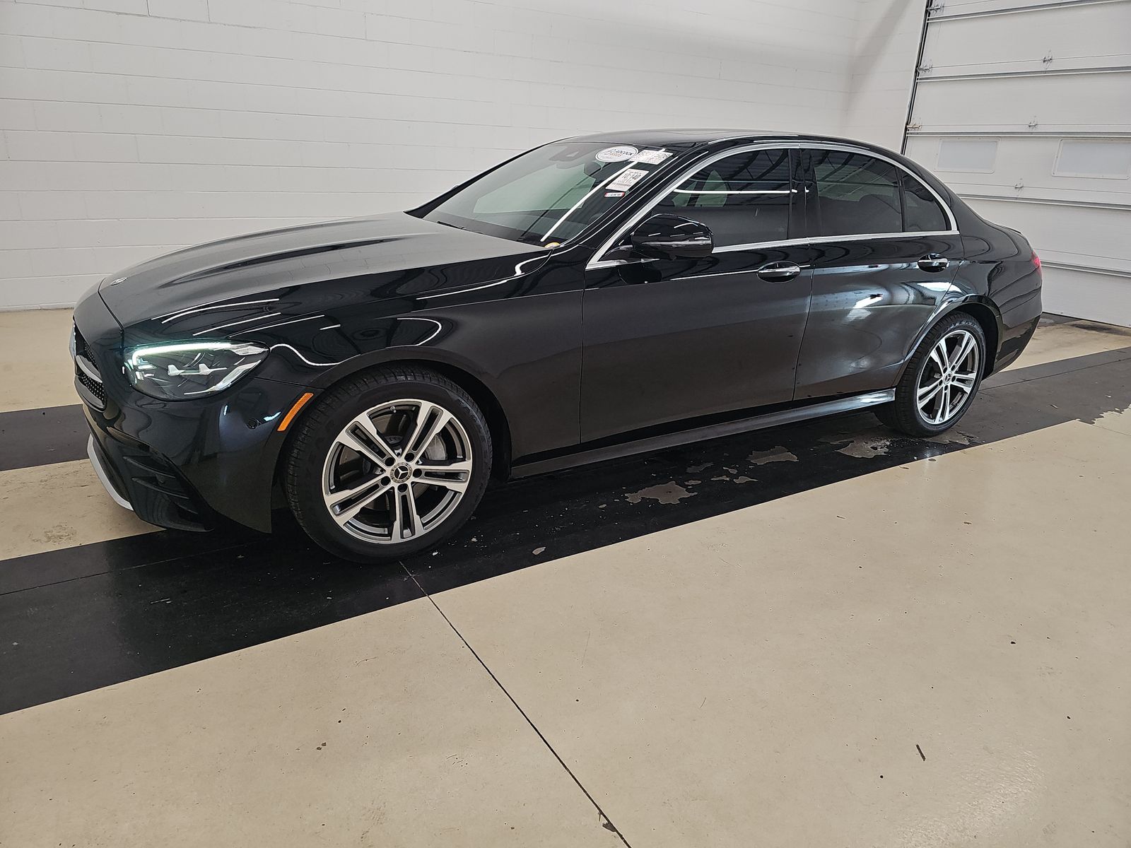 MERCEDES-BENZ E-CLASS - 1