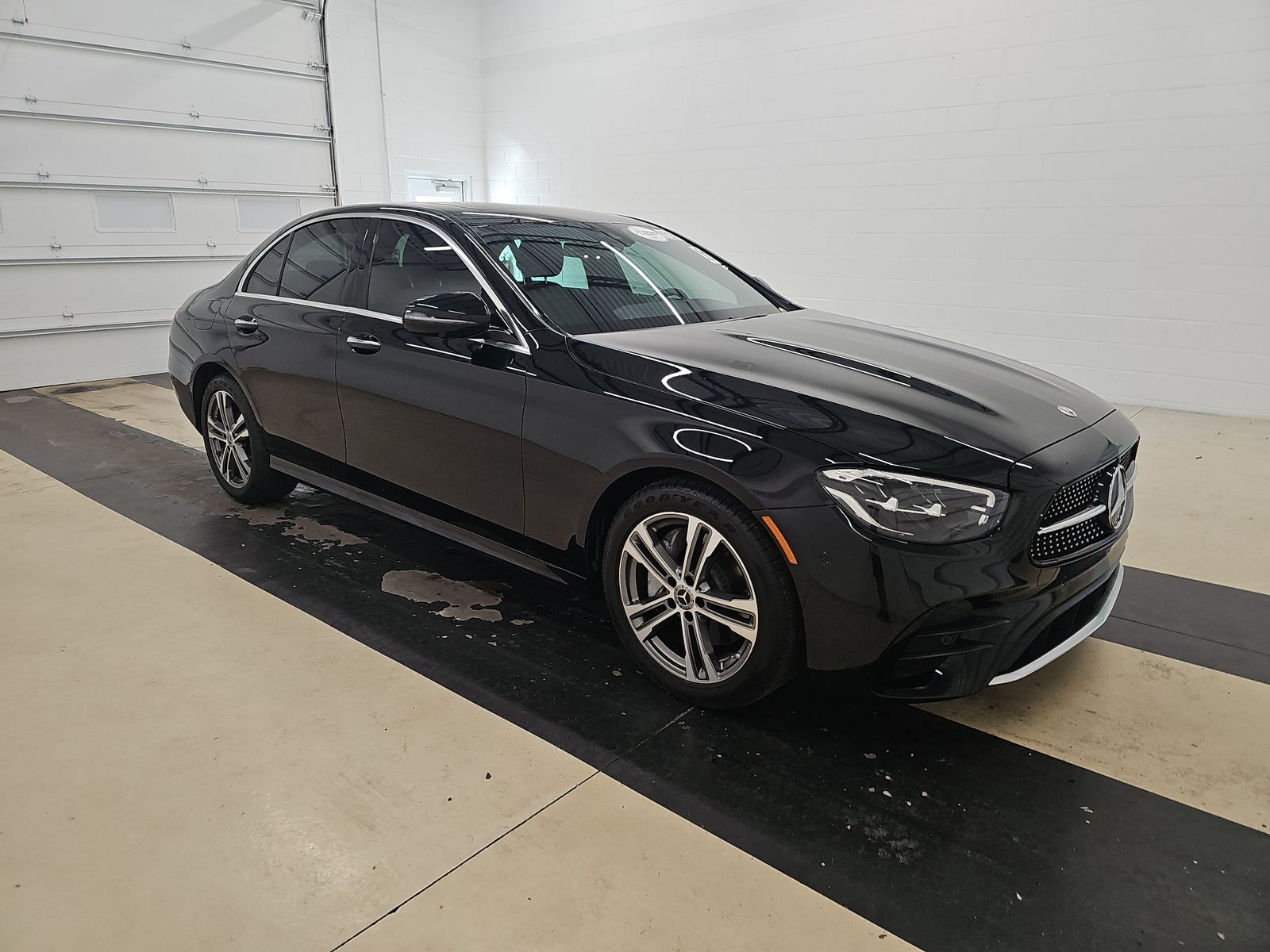 MERCEDES-BENZ E-CLASS - 4