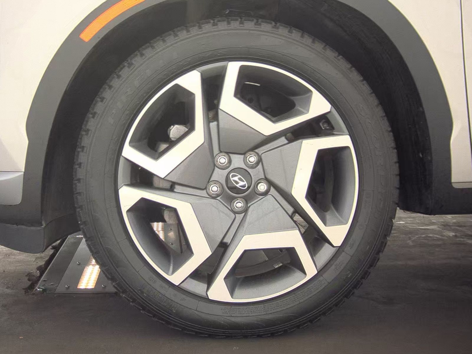 HYUNDAI LIMITED - 10