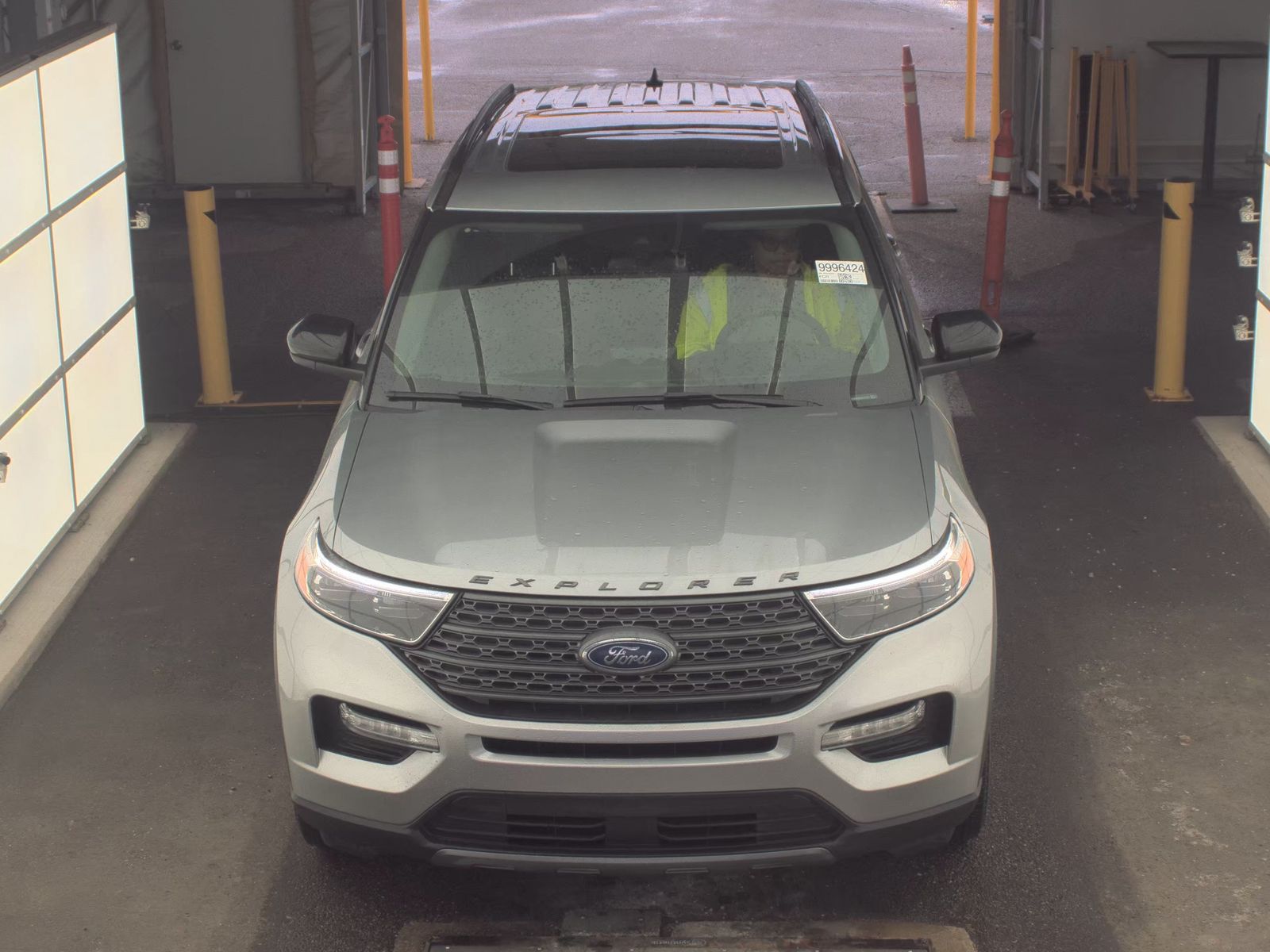 FORD EXPLORER - 3