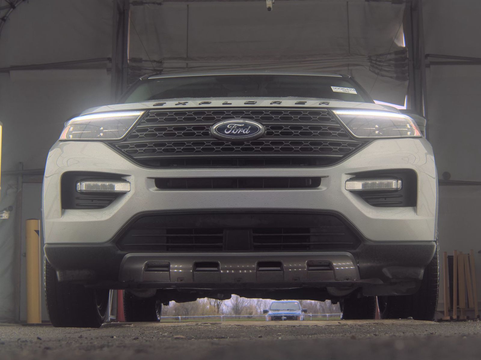 FORD EXPLORER - 4