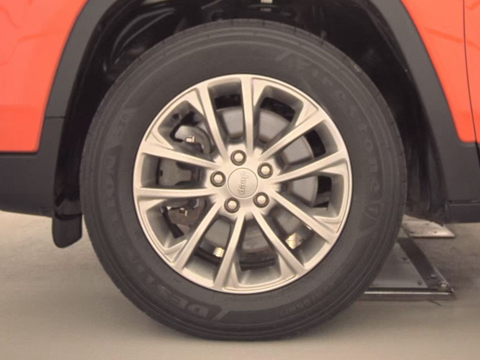 JEEP LATITUDE + - 10