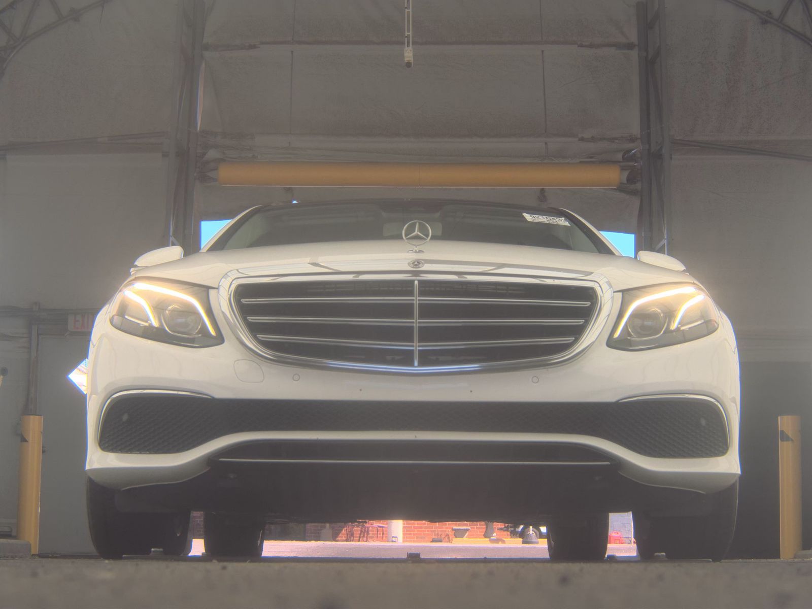 MERCEDES-BENZ E-CLASS - 4