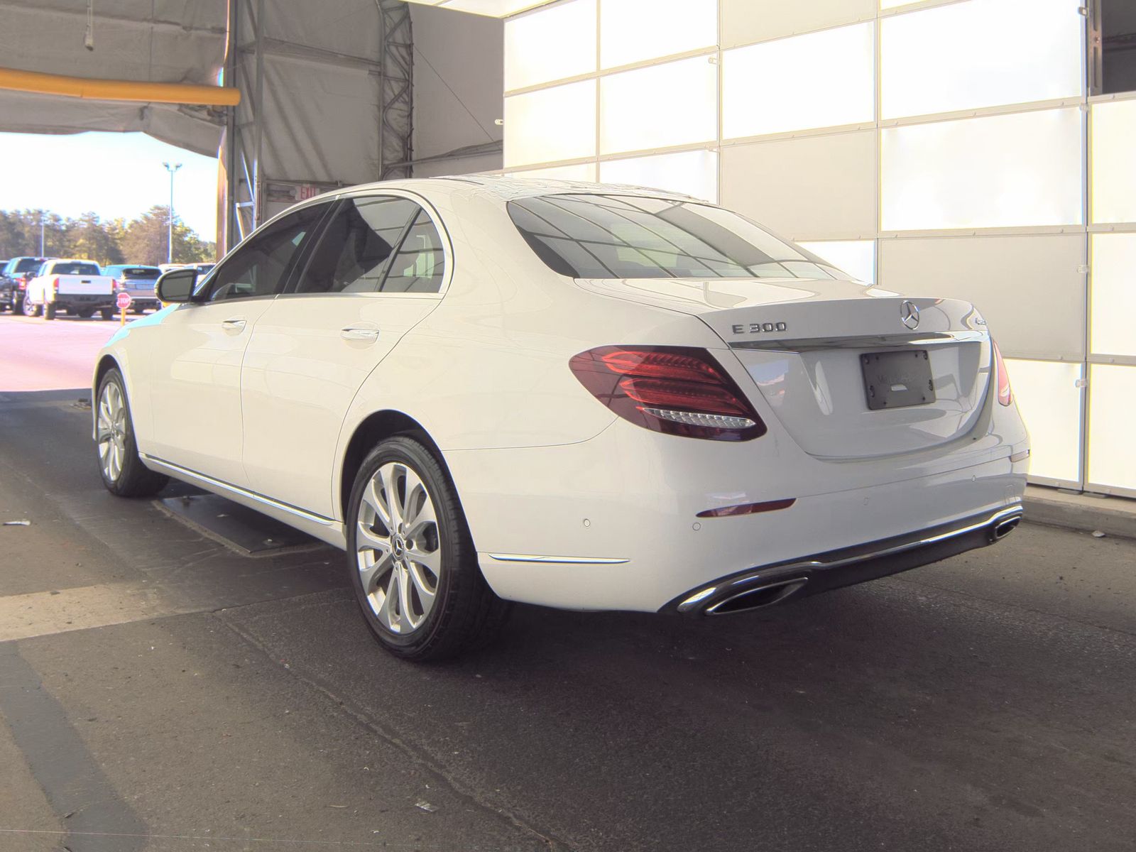 MERCEDES-BENZ E-CLASS - 9