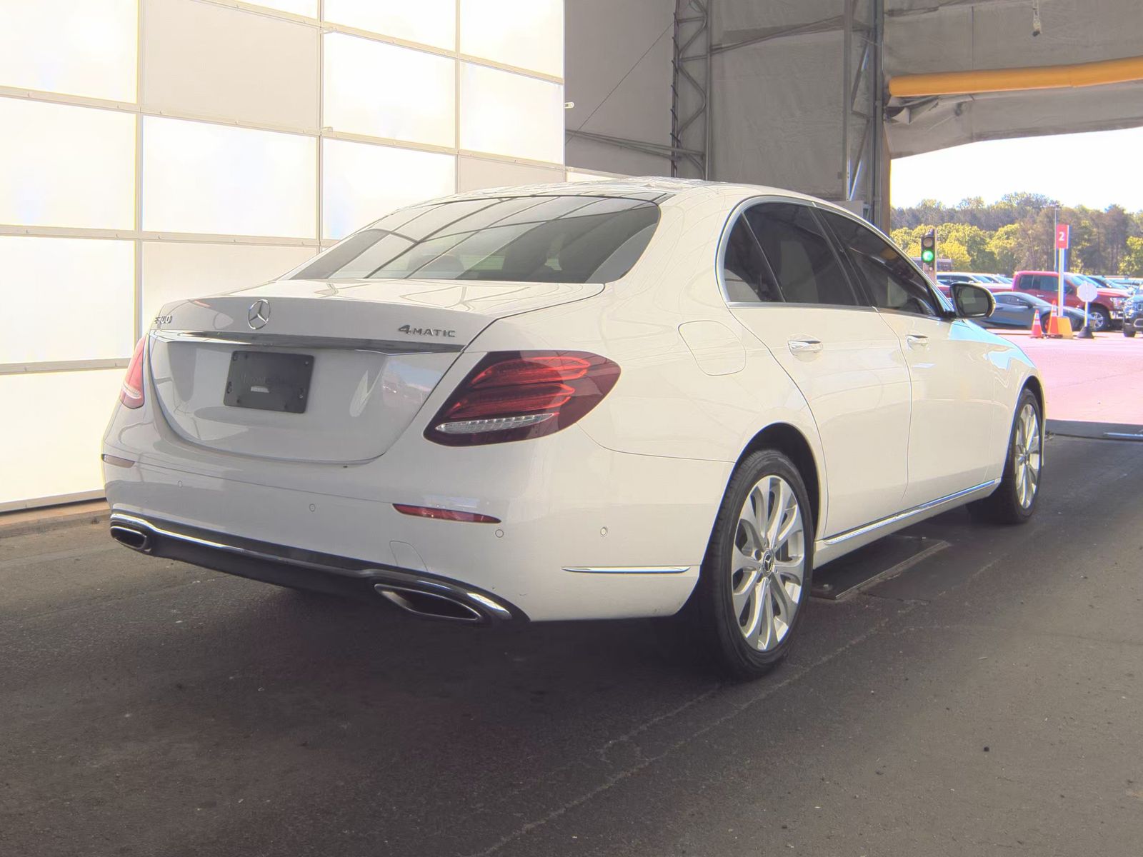 MERCEDES-BENZ E-CLASS - 6