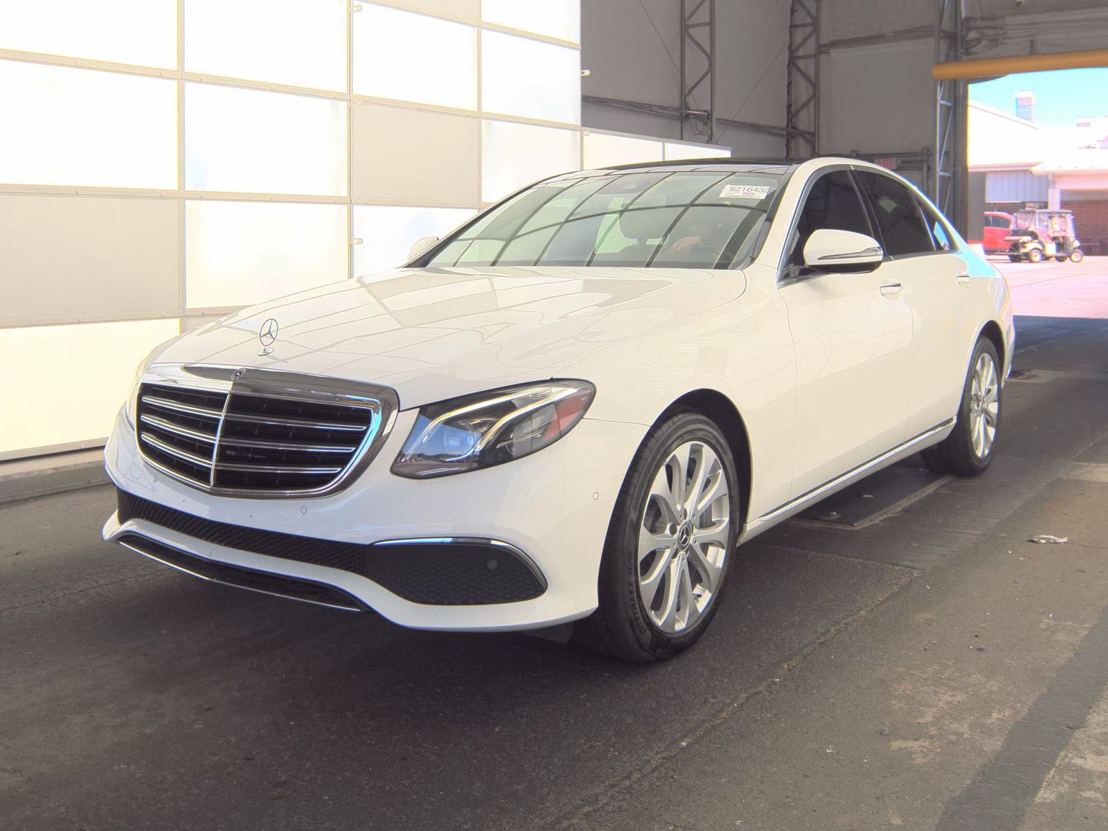 MERCEDES-BENZ E-CLASS - 1