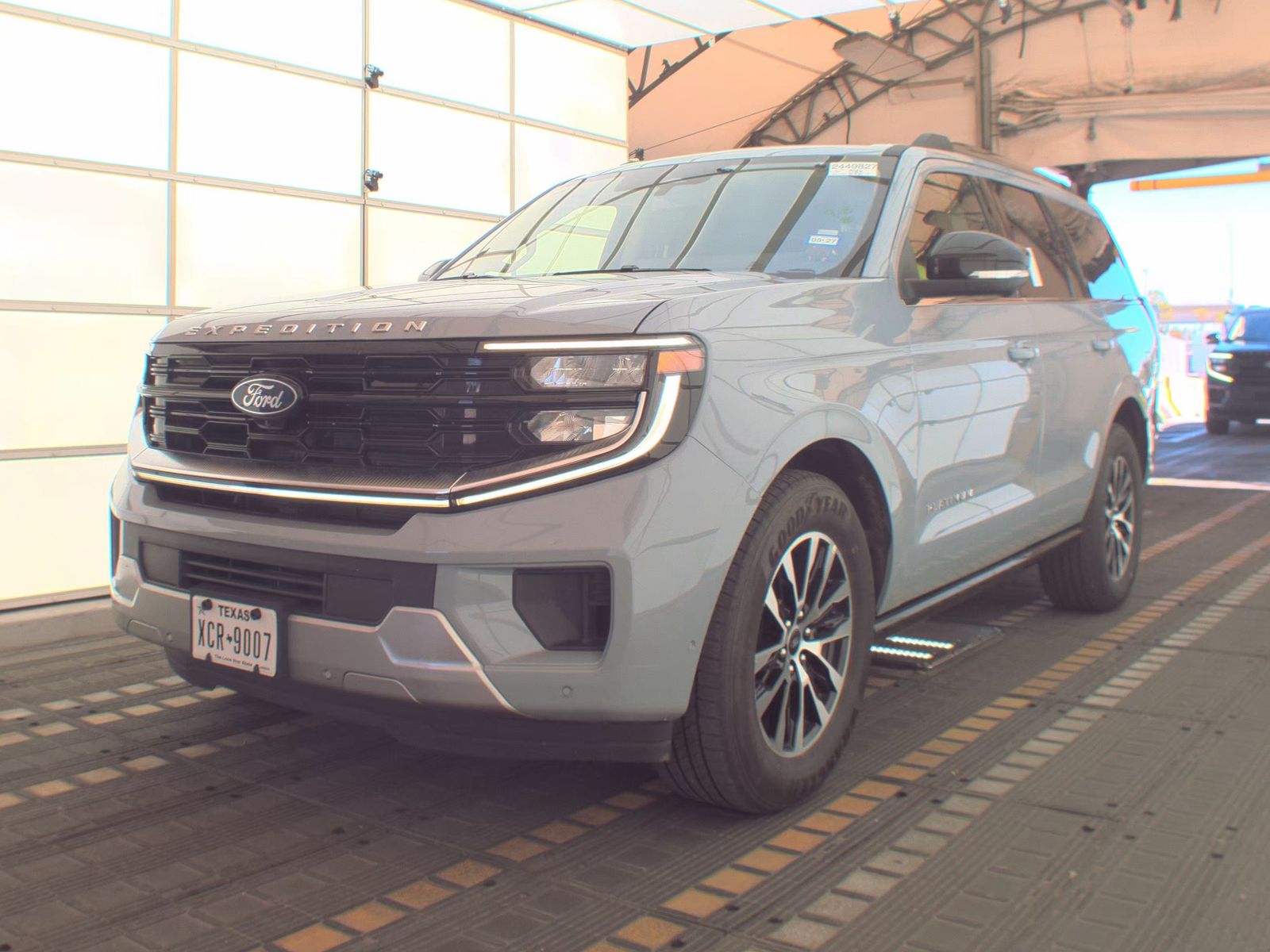 FORD EXPEDITION - 1