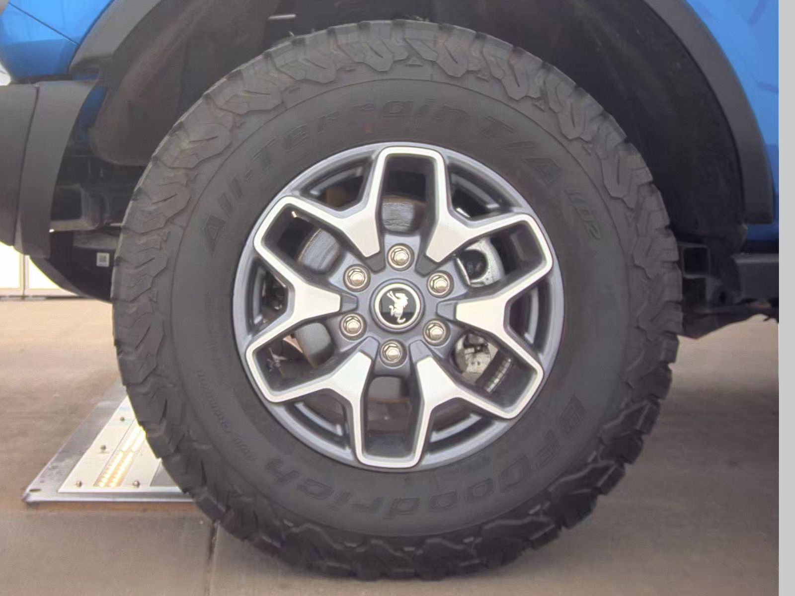 FORD BRONCO - 10